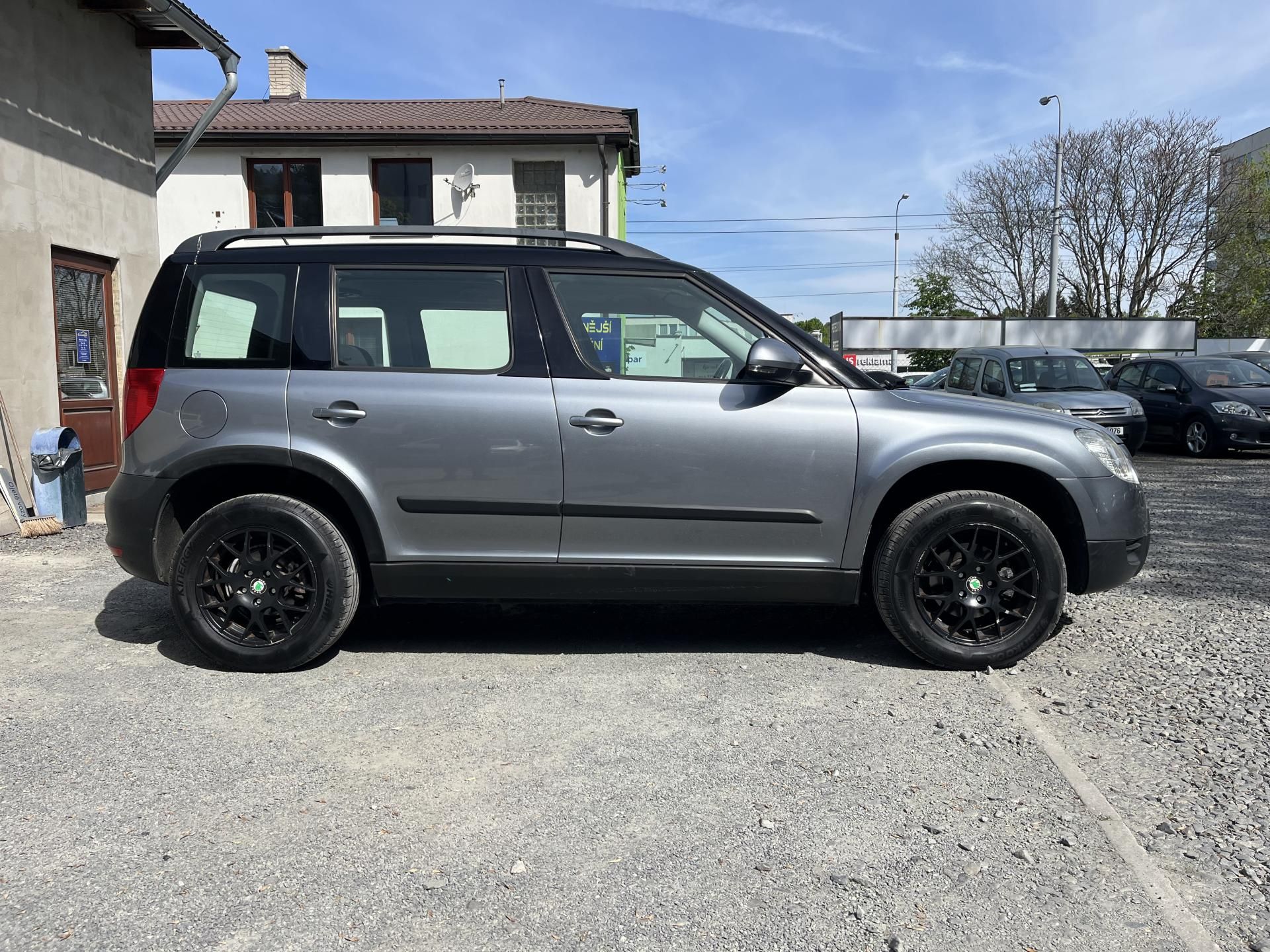 Škoda Yeti, 1,6 TDi 77 Kw BLACK EDITION - fotka 4