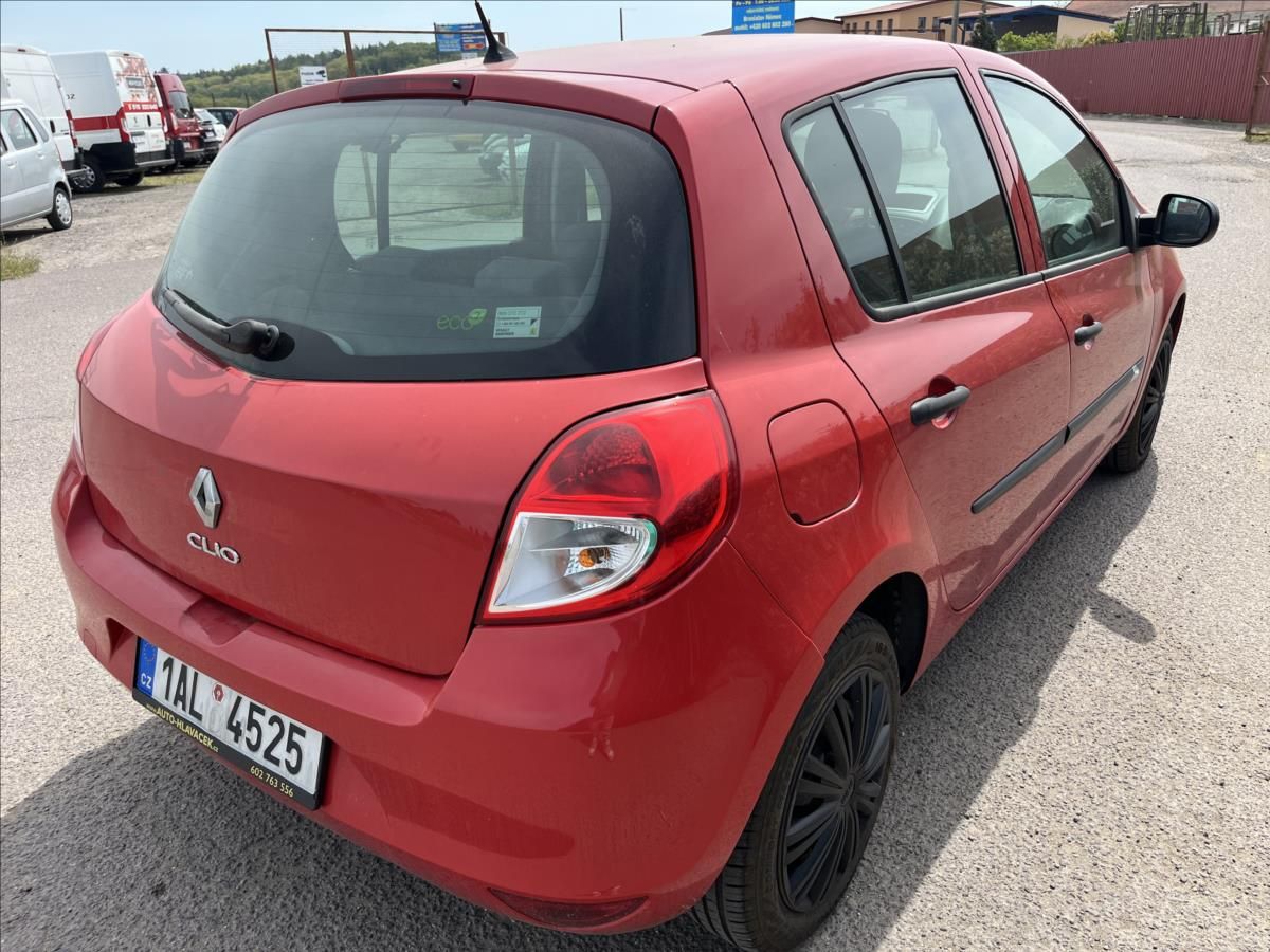Renault Clio, 1,2 i 48 KW ČR  STK 11/27 - fotka 6