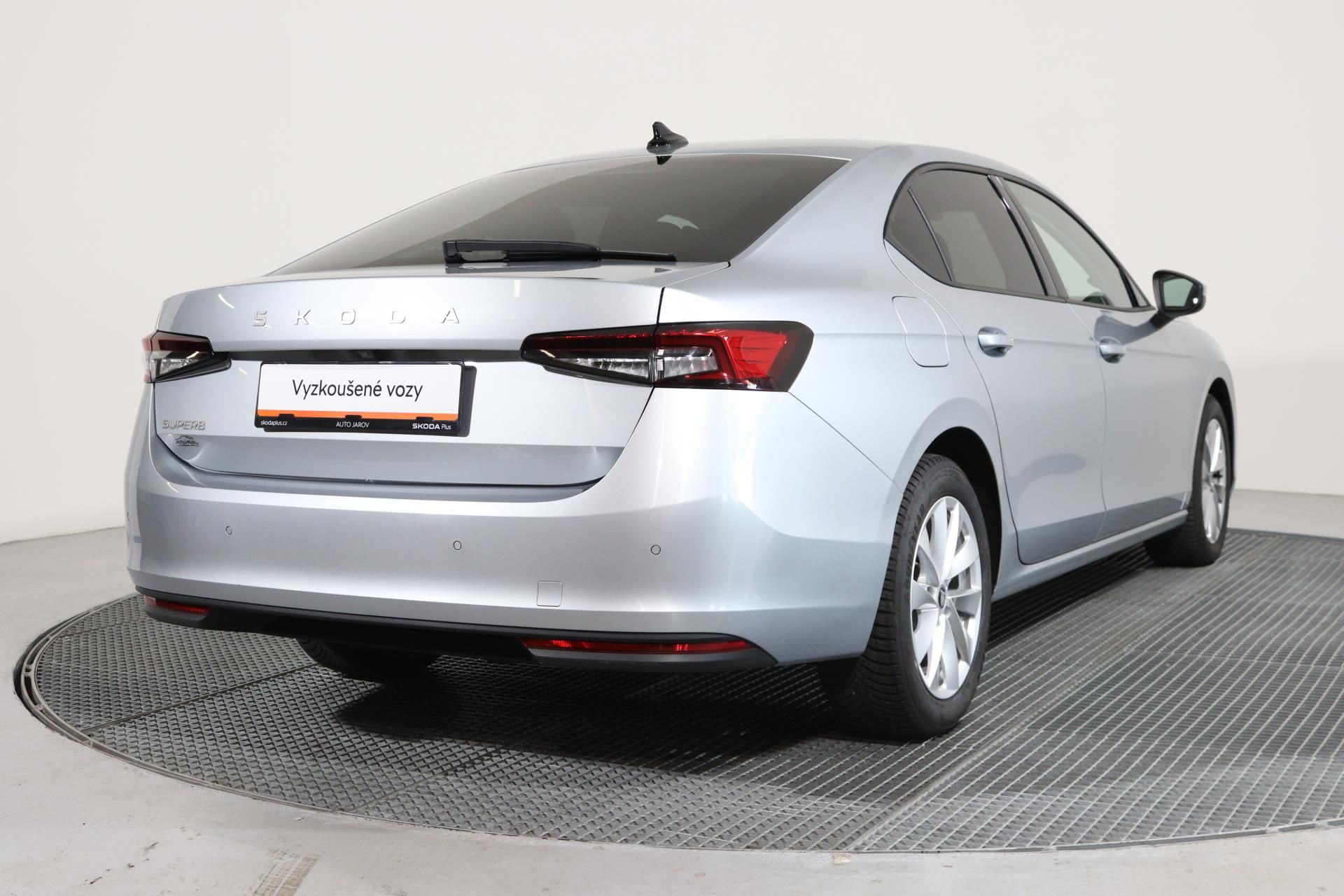 Škoda Superb, SELECTION 2,0TDI DSG/VIRT.PEDÁ - fotka 3