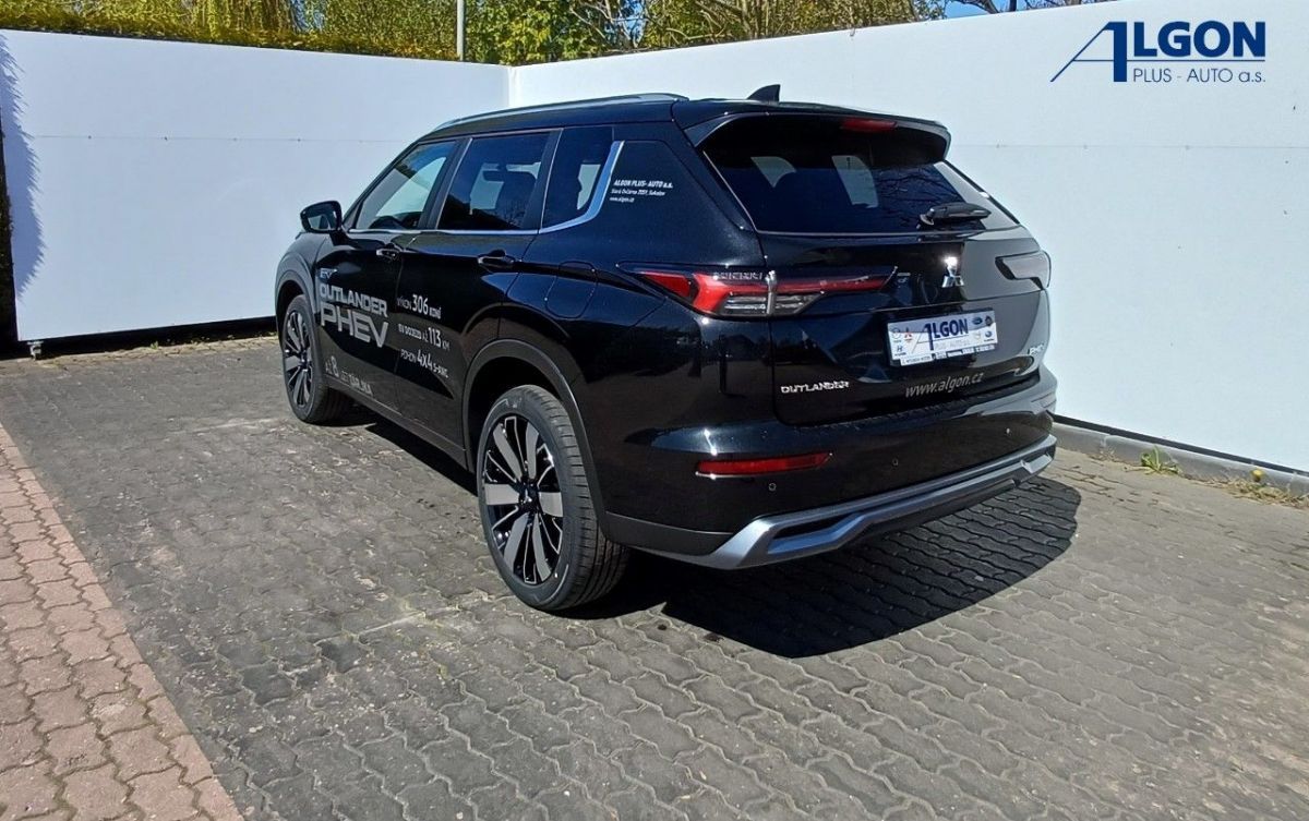 Mitsubishi Outlander, INTENSE 2.4 DOHC MIVEC - fotka 5