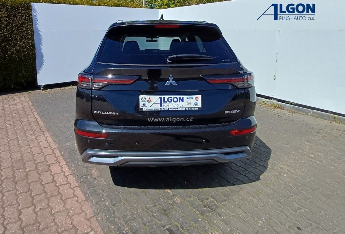 Mitsubishi Outlander, INTENSE 2.4 DOHC MIVEC - fotka 6