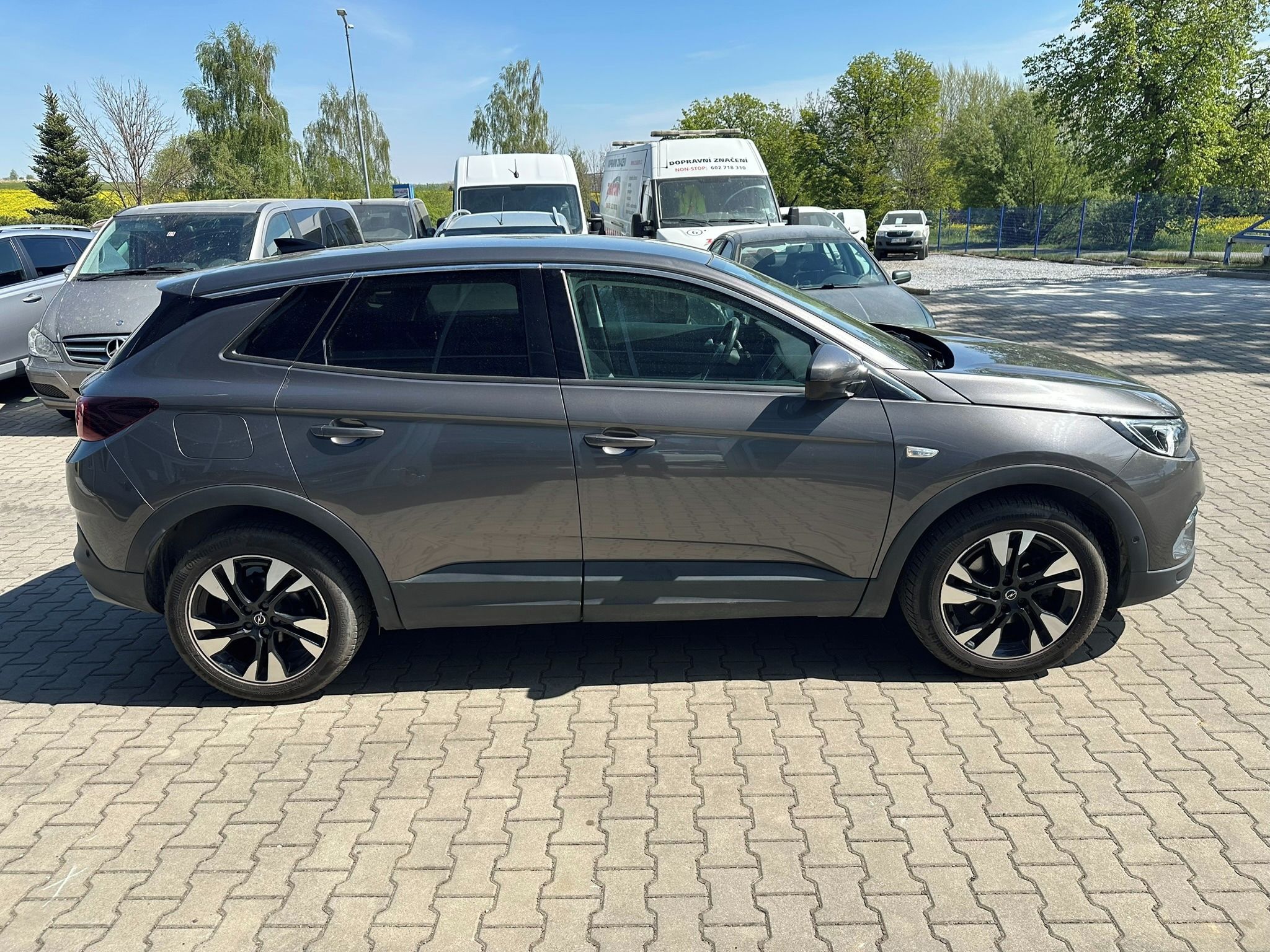 Opel Grandland X, 1,2i Turbo 96kW - fotka 6