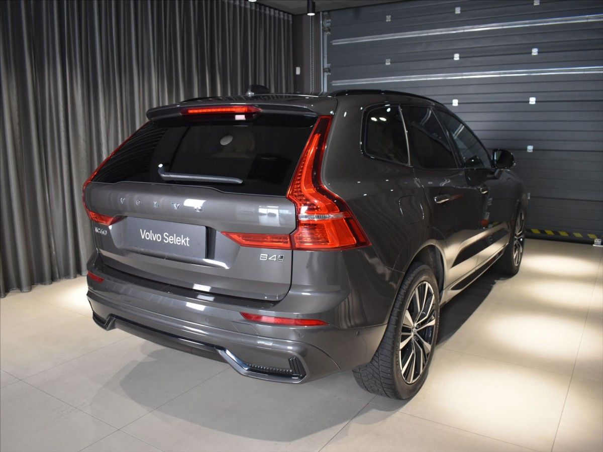 Volvo XC60, 2,0 B4 AWD Ultimate tažné,pano - fotka 5