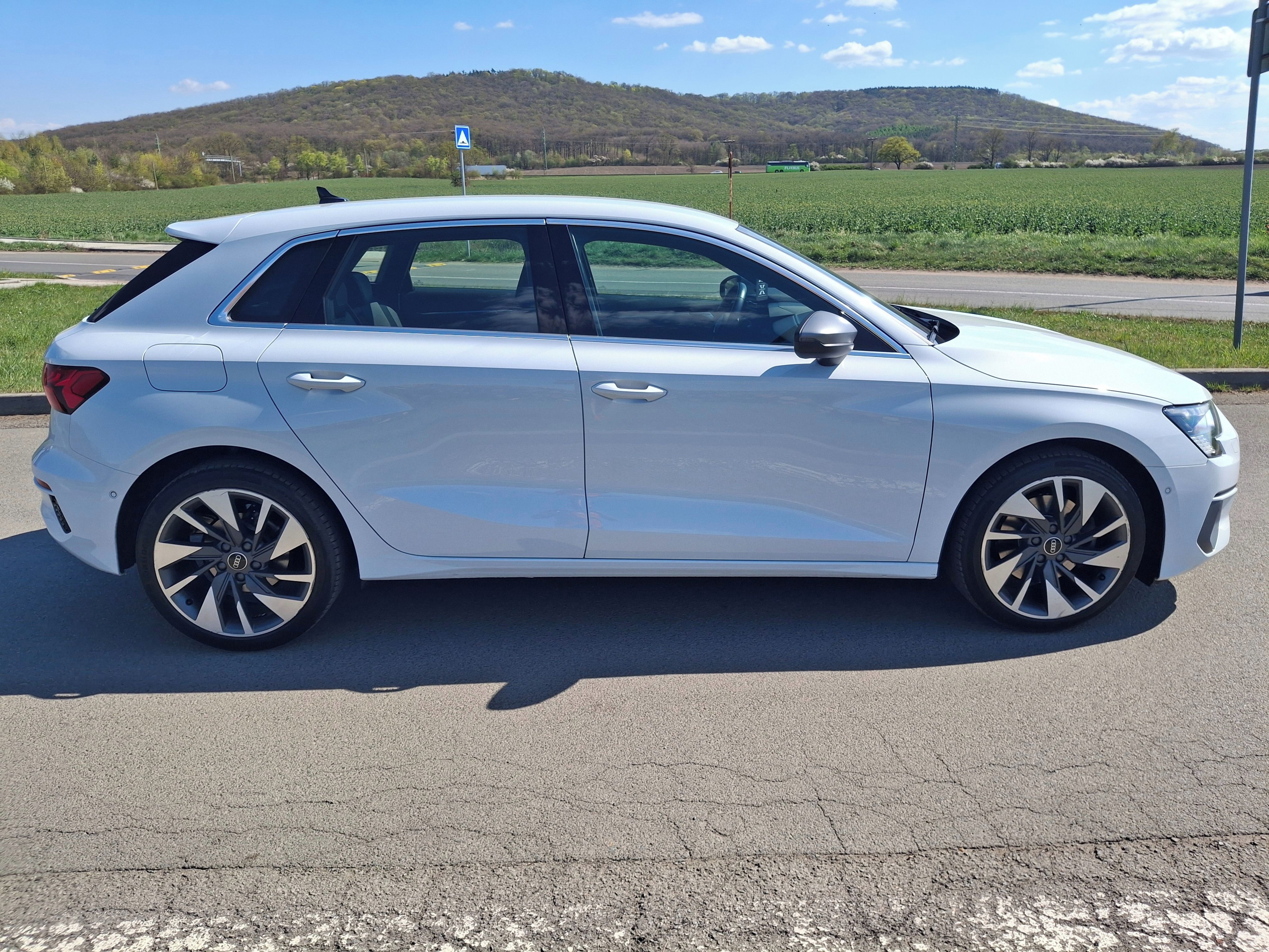 Audi A3, SPORTBACK 1.0 TFSI ,KLIMA,ALU - fotka 4