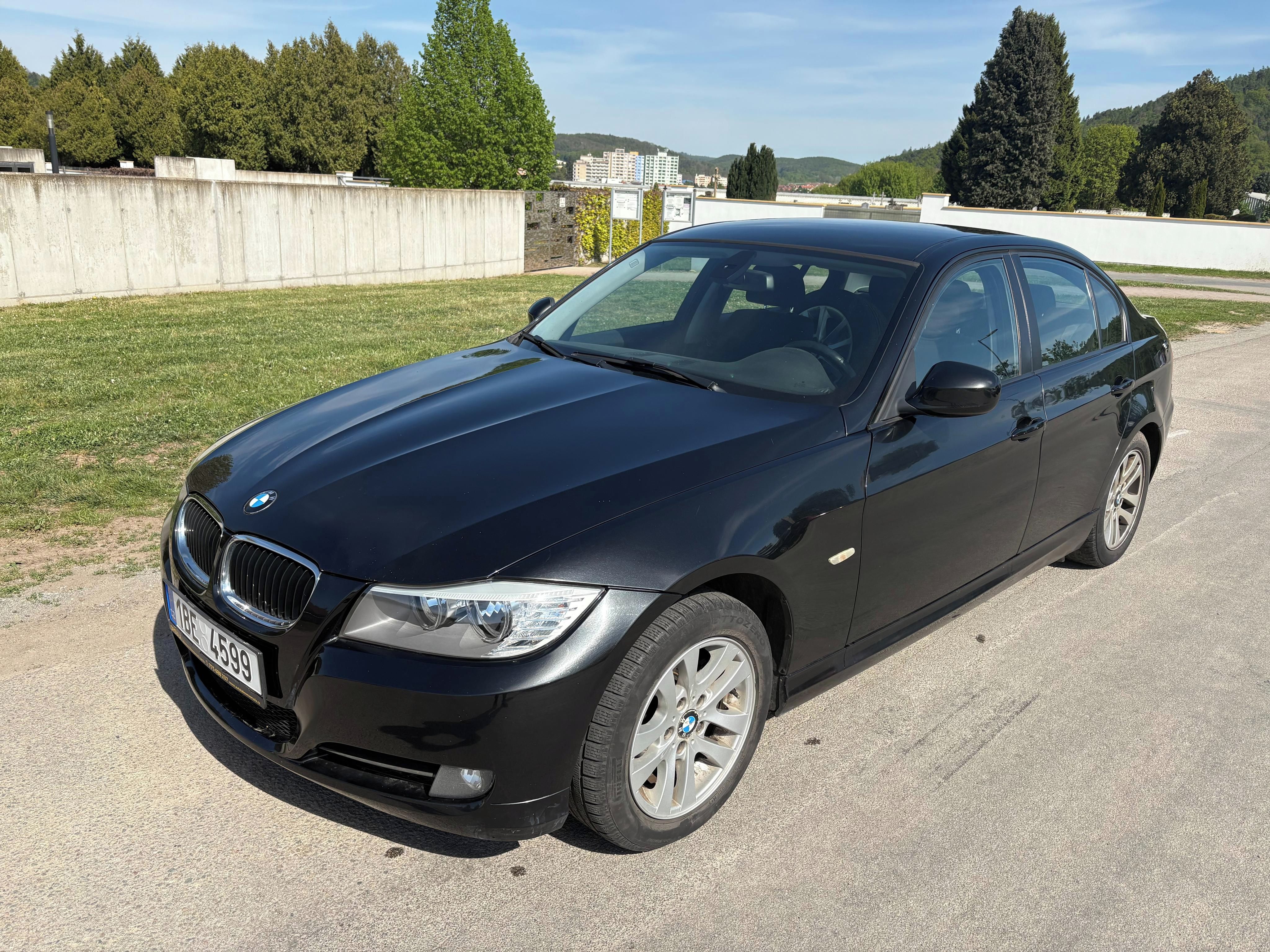 BMW Řada 3, 318i - 105kW + sada kol