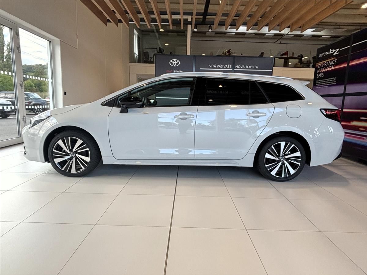 Toyota Corolla, 1,8   TS Style HEV - fotka 4