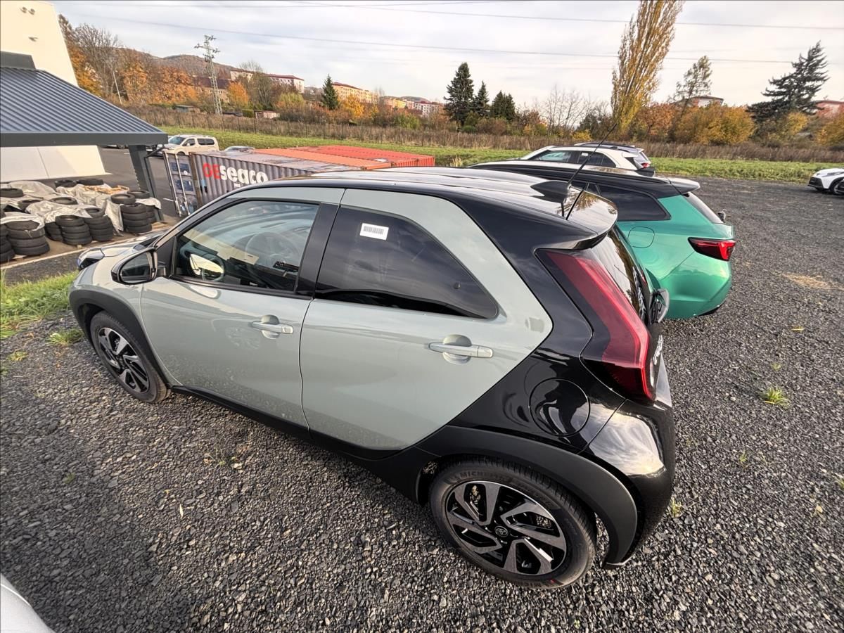 Toyota Aygo, 1,0   X Style CVT - fotka 4