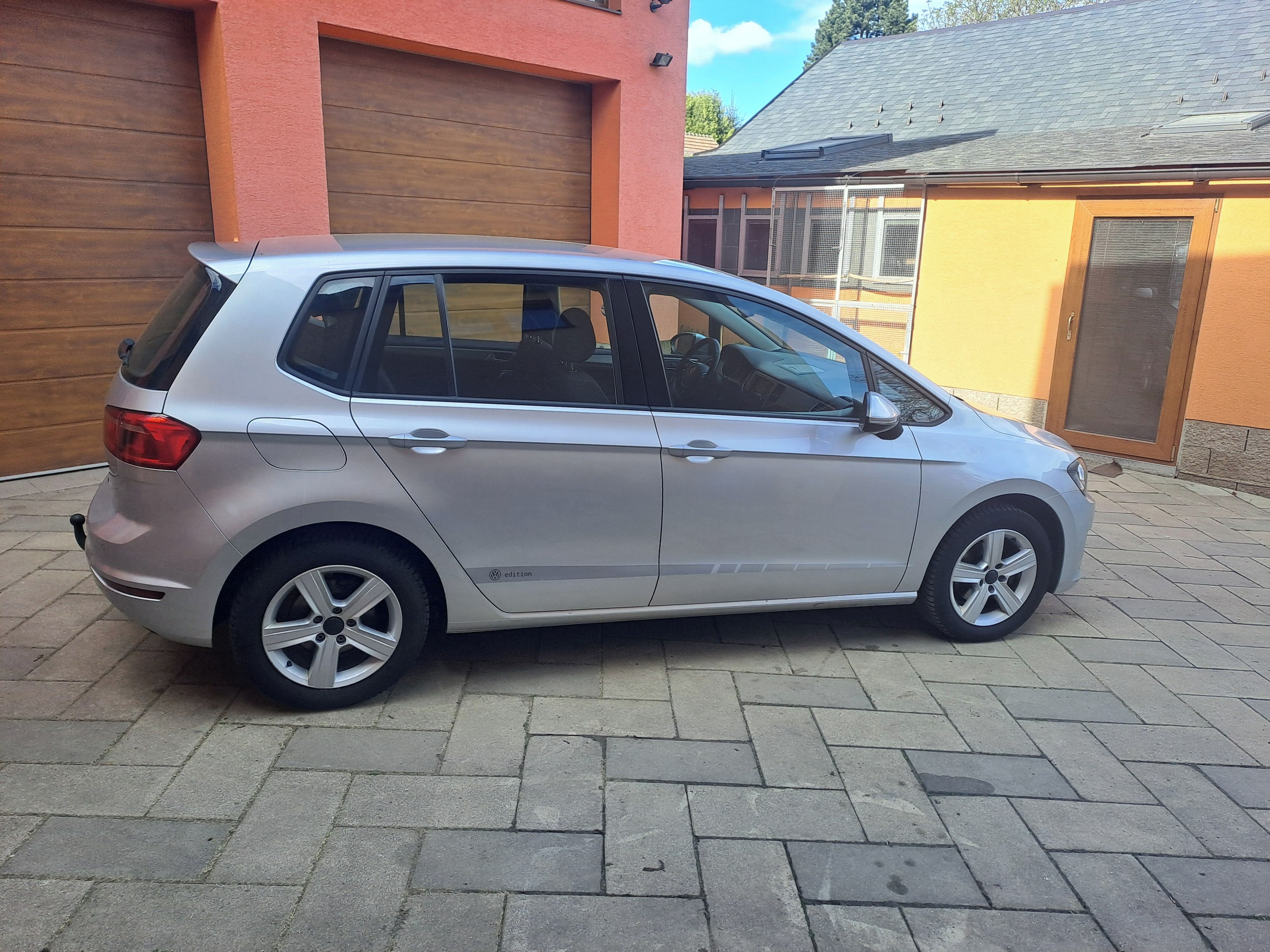 Volkswagen Golf Sportsvan, 1,2TSI 81KW  DSG Tažné - fotka 6