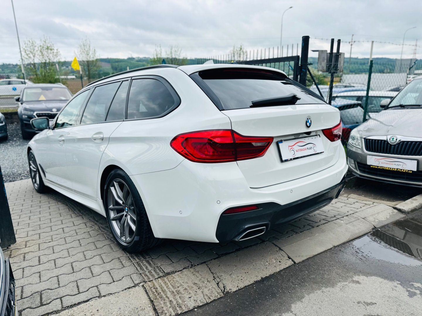BMW Řada 5, 530xd,195kW PO SERVISU,M-PAKET - fotka 4