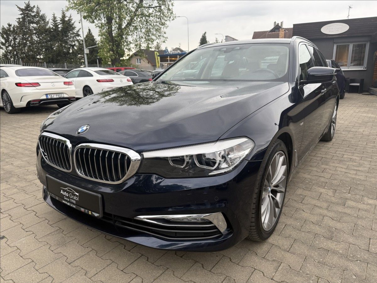 BMW Řada 5, 520d Luxury line - fotka 2