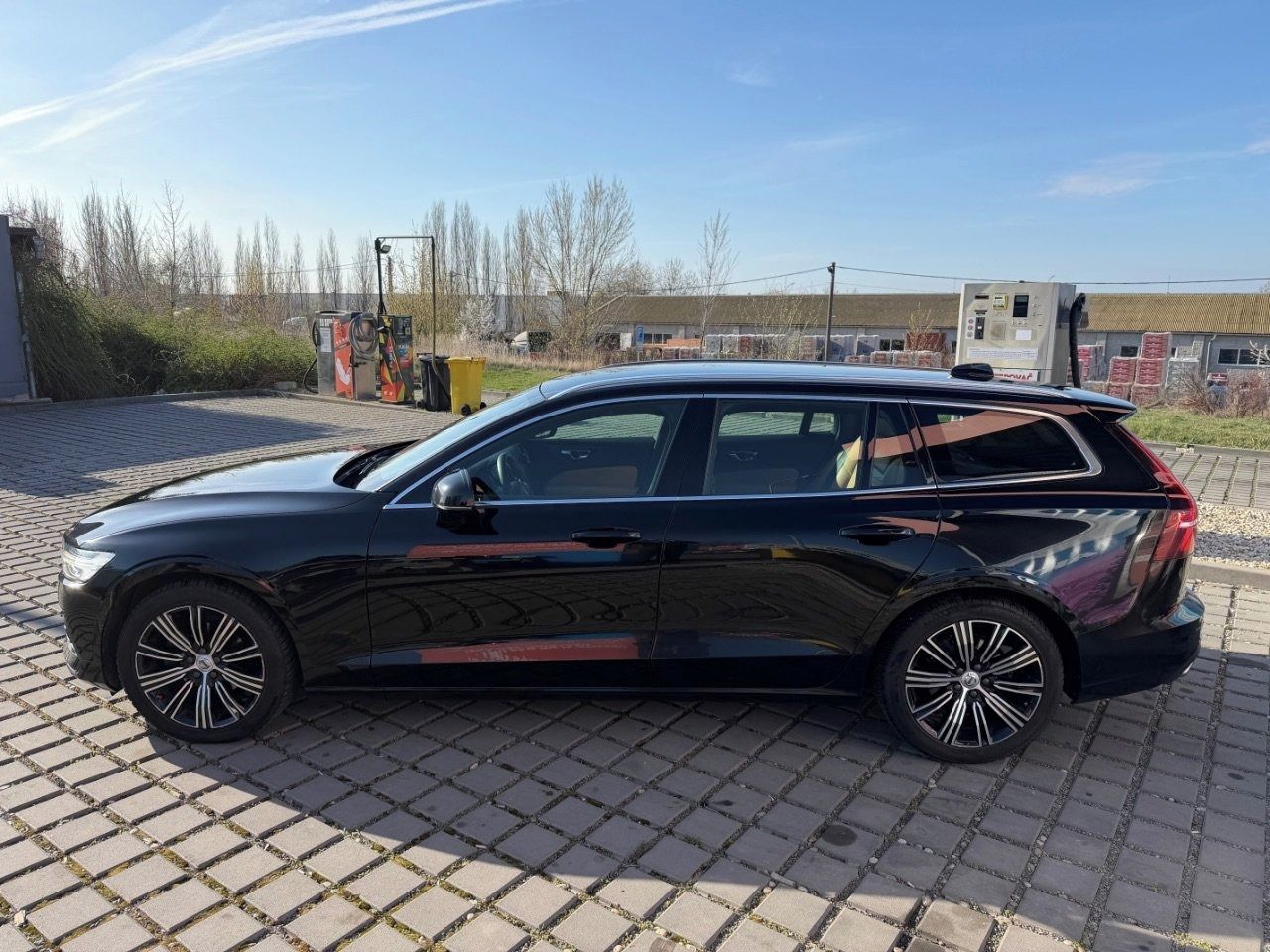 Volvo V60, 2.0tdi 110kw... 4x4! - fotka 4