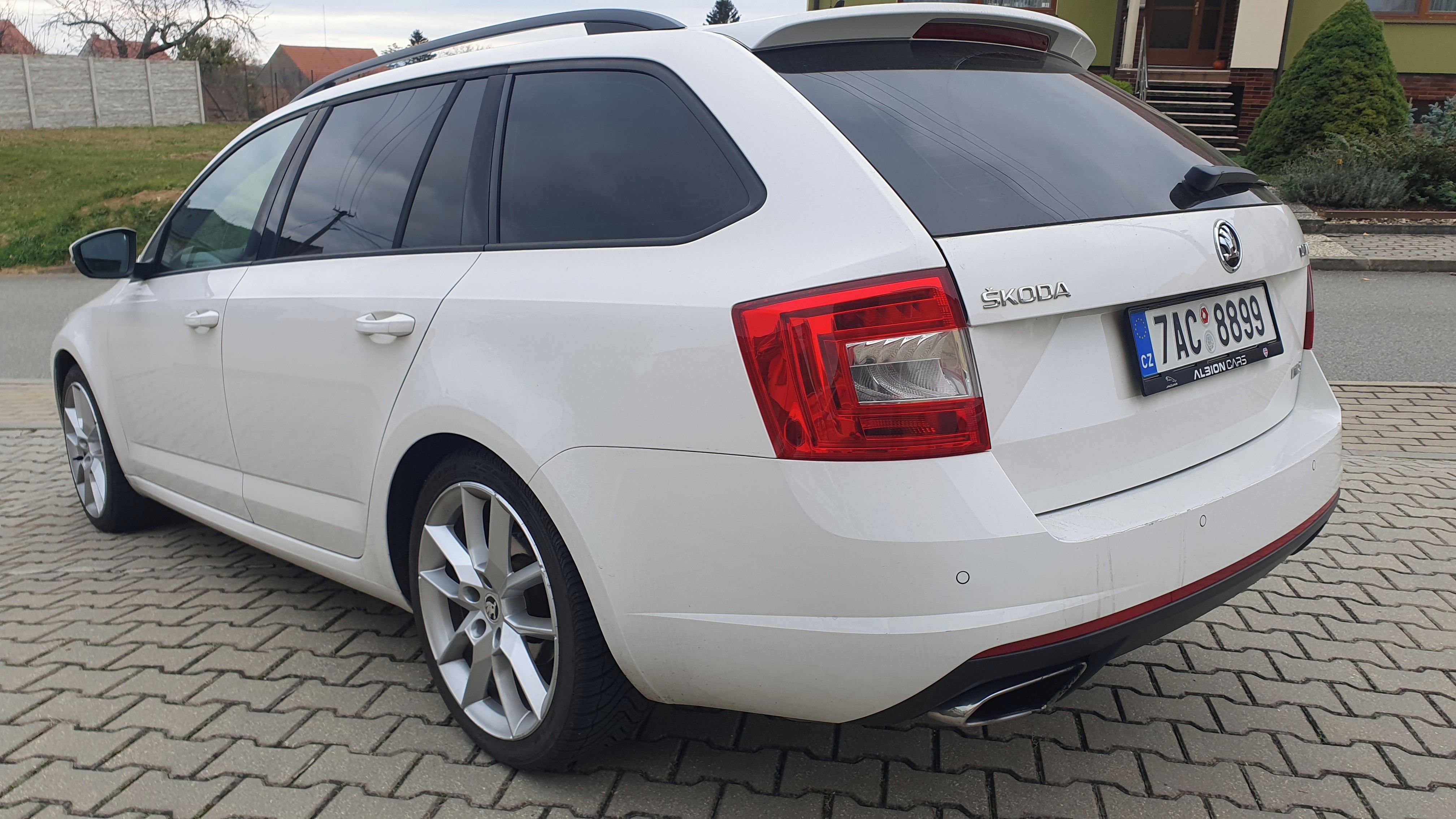 Škoda Octavia - fotka 4