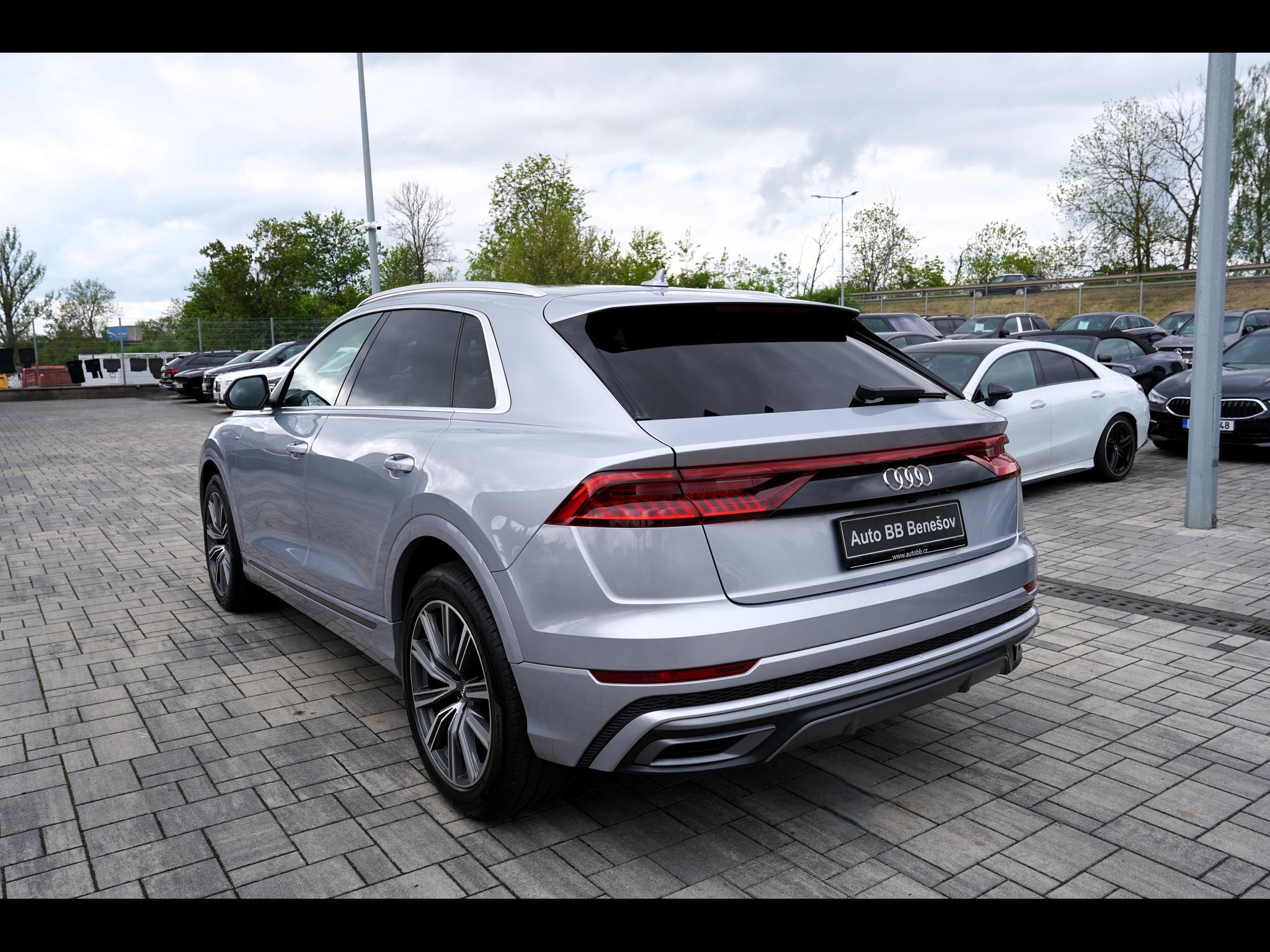 Audi Q8, 55 TFSI Q/21"kola/S-line/B&O - fotka 4