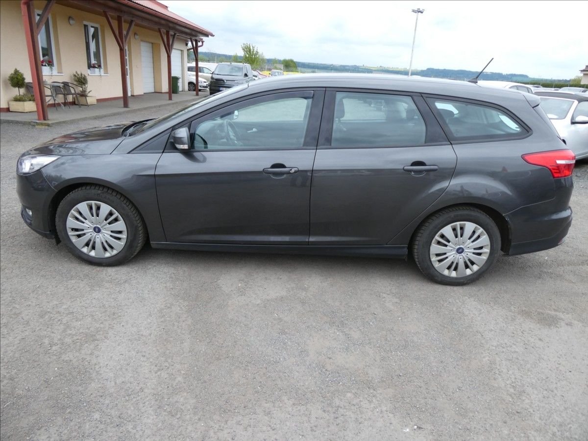 Ford Focus, 1,5 Duratorq TDCI 95k kombi - fotka 6