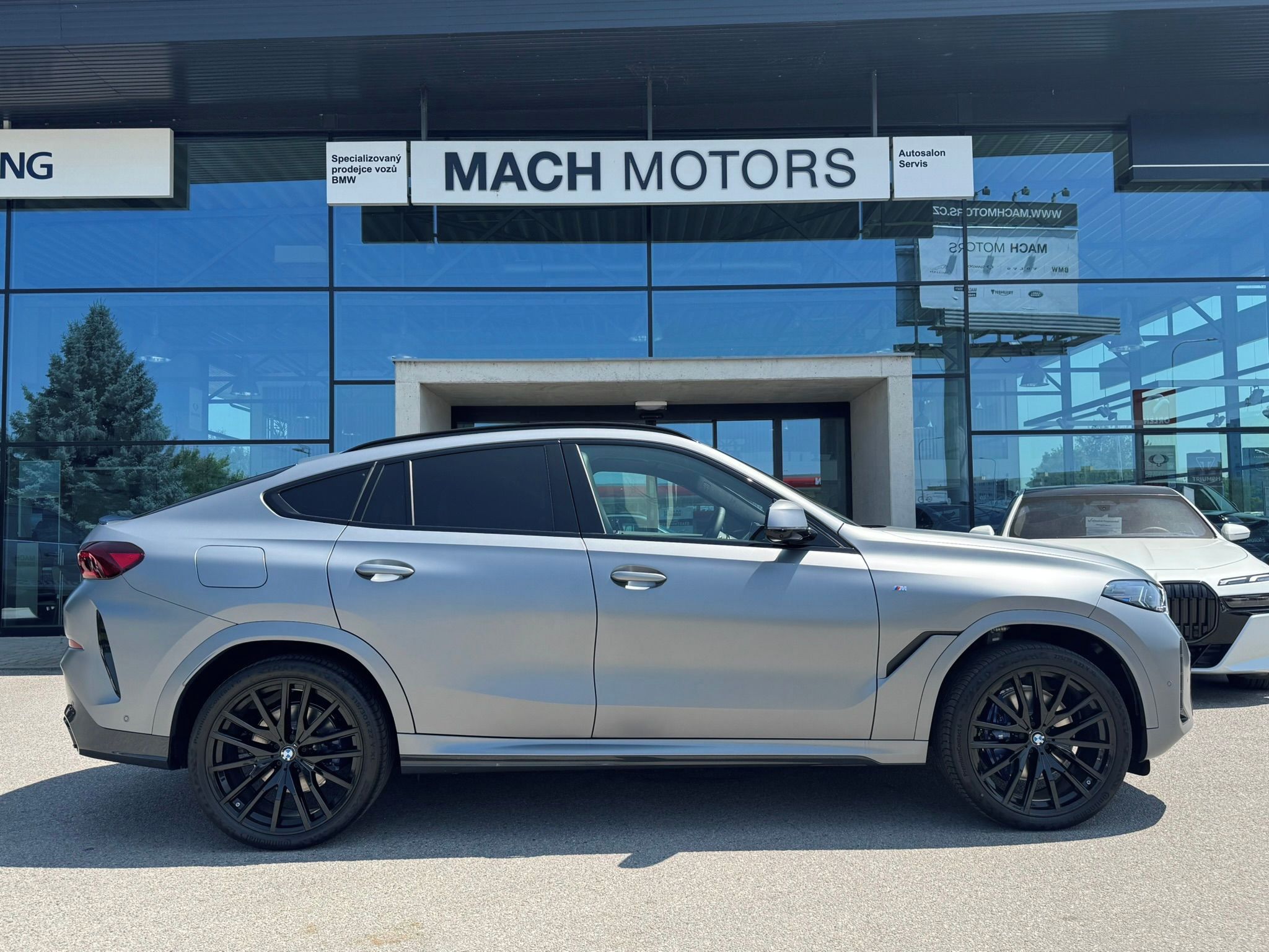 BMW X6, M60i xDrive 10/2025 - fotka 4