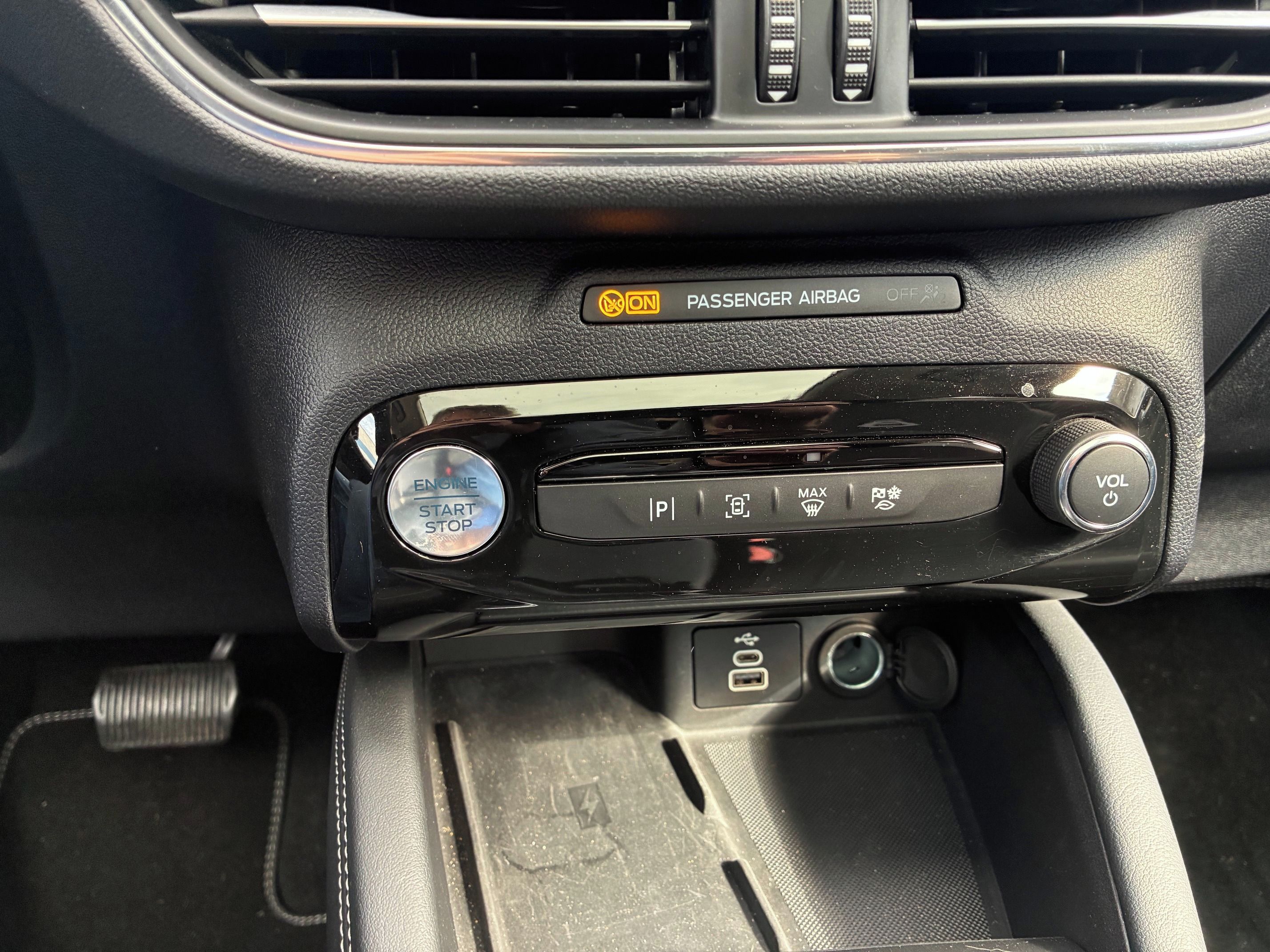 Ford Kuga, Active 4x4 Panorama - fotka 4