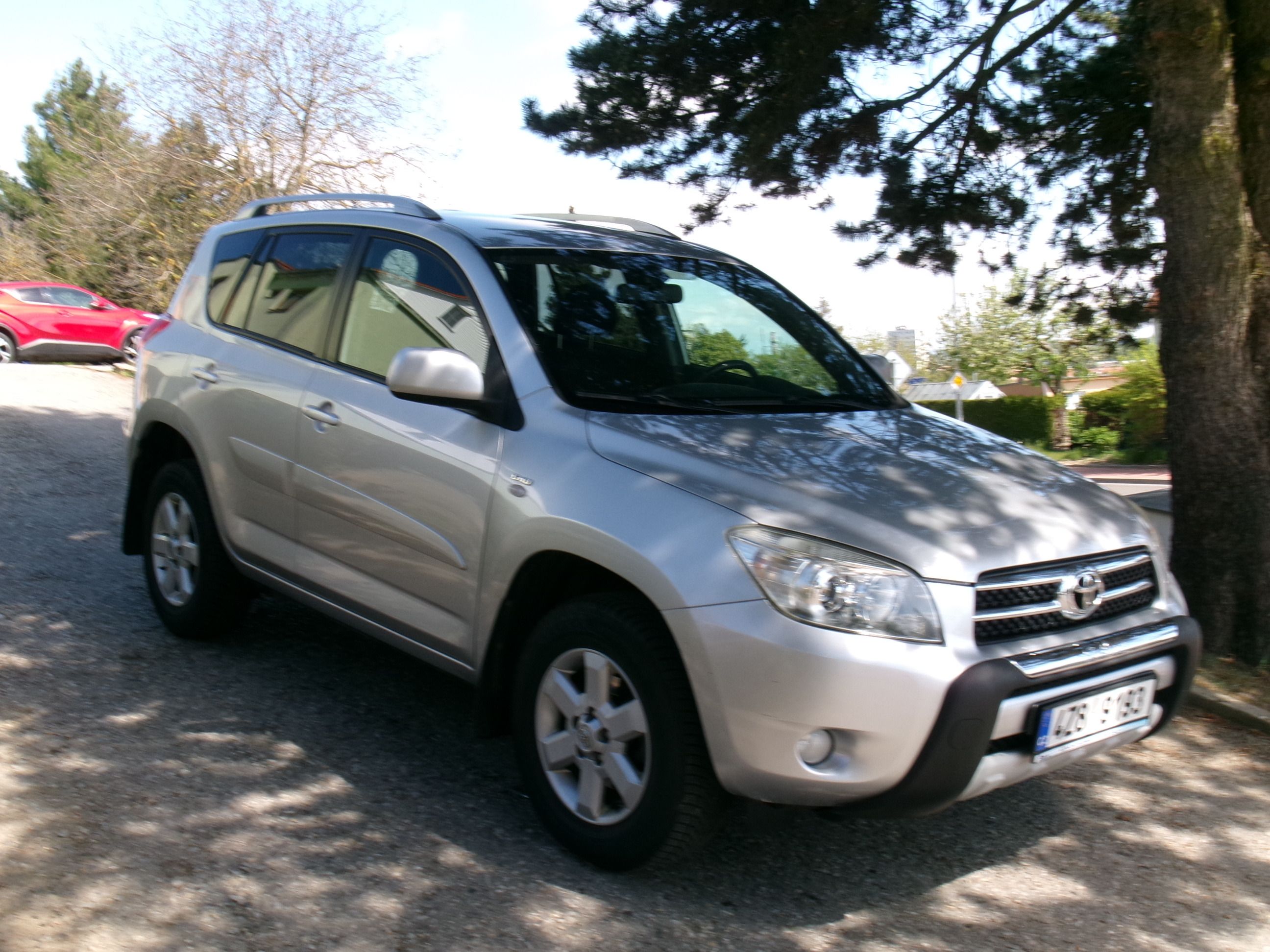 Toyota Rav4, 2.2 D 4x4 - fotka 3