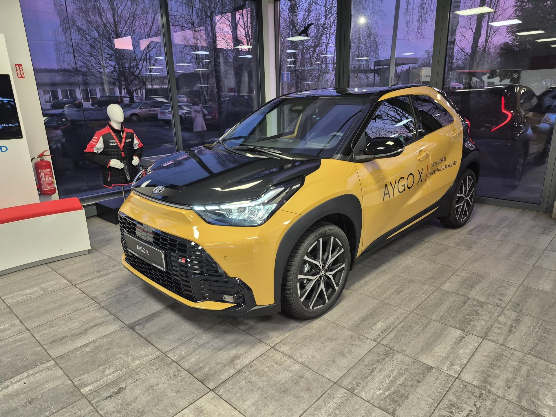 Toyota Aygo, GR Sport 1.5 Hybrid (116 k) - fotka 3