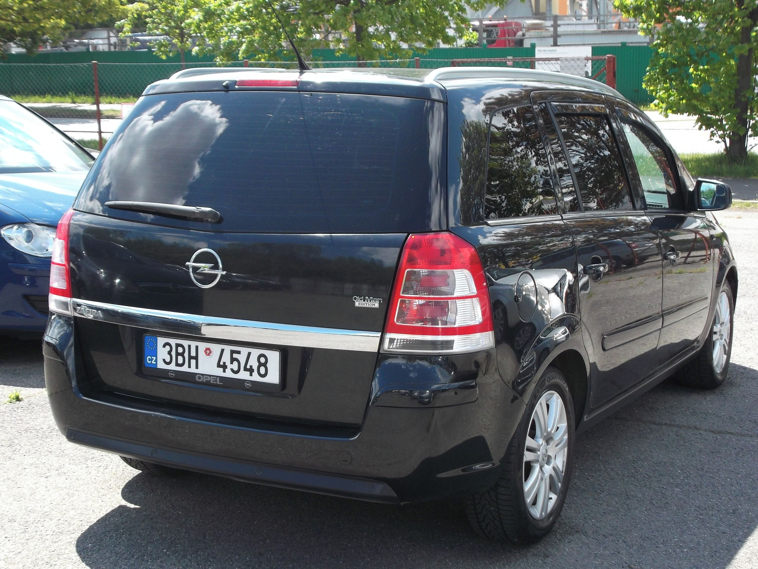 Opel Zafira, 1.8i-7.míst,servisní knižka - fotka 3