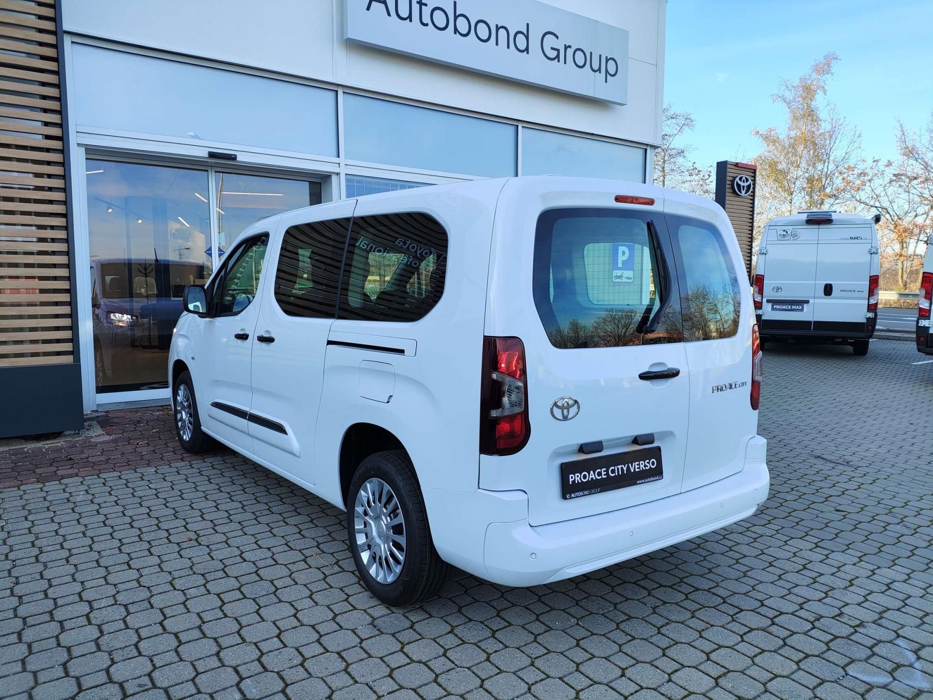 Toyota Proace City Verso, 1.2T 6MT Business 7S - fotka 4