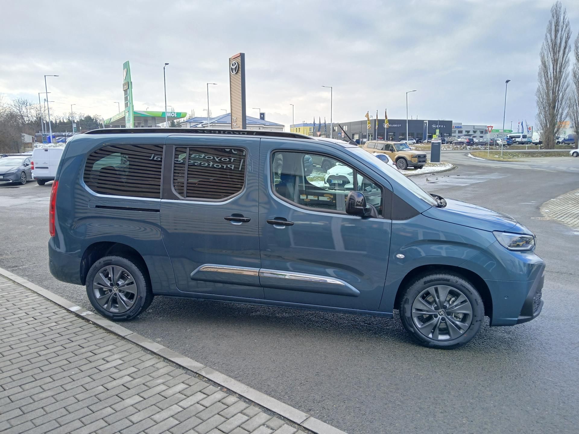 Toyota Proace City Verso, 1,5 130k 6MT VIP 7s - fotka 4