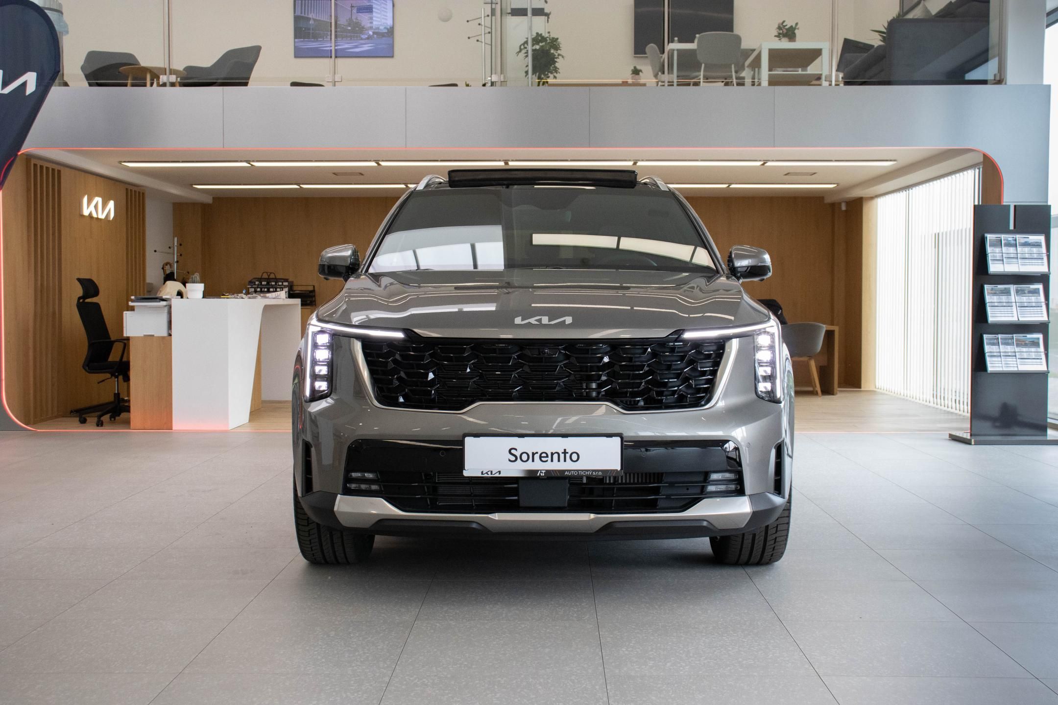 Kia Sorento, 2,2 CRDi 4x4 8DCT TOP - fotka 2