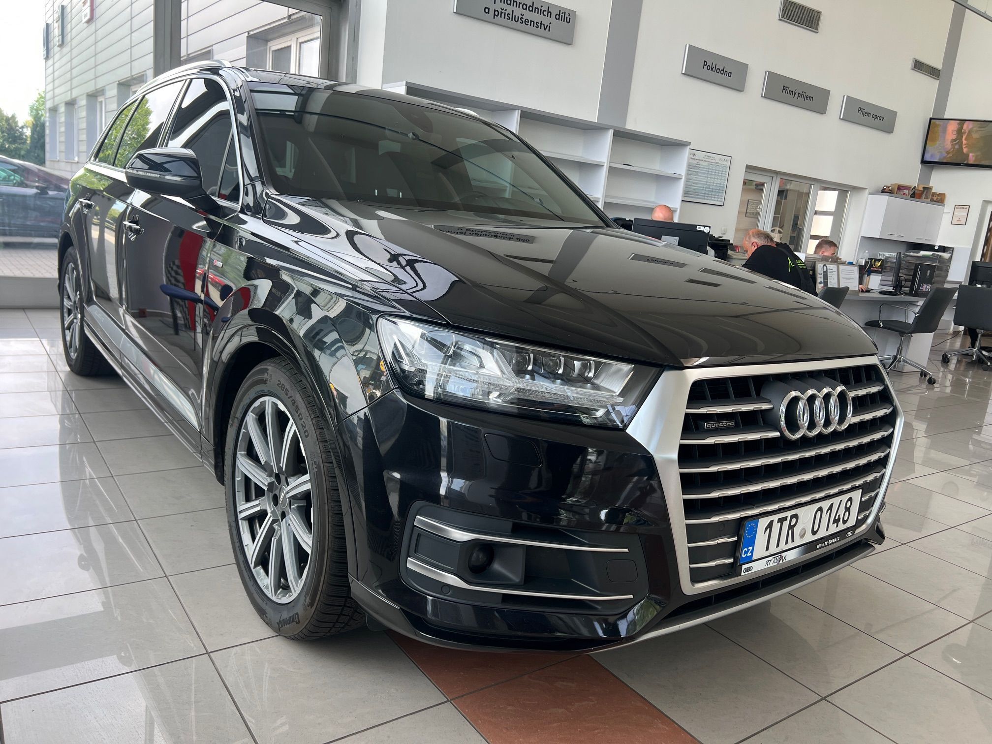 Audi Q7, S-line  50TDI 210kW - fotka 2