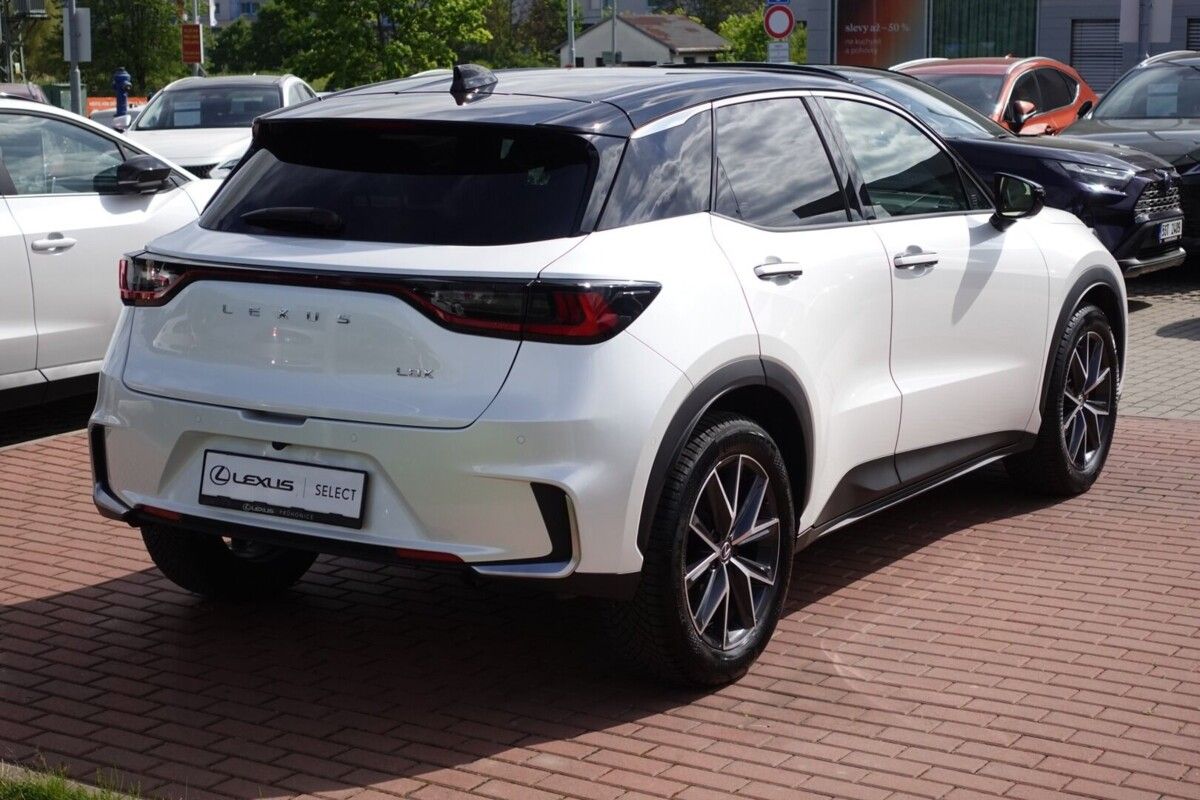 Lexus LBX, 1.5 HEV Emotion Advanced FWD - fotka 5