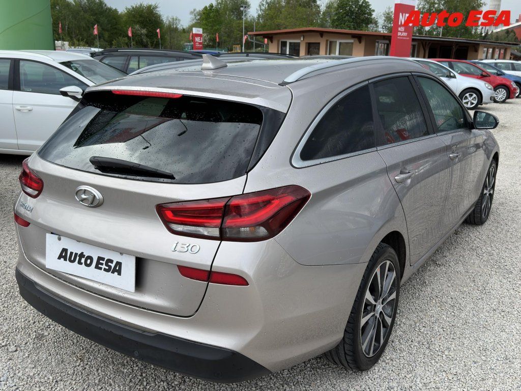 Hyundai i30, 1.6 CRDi - fotka 4