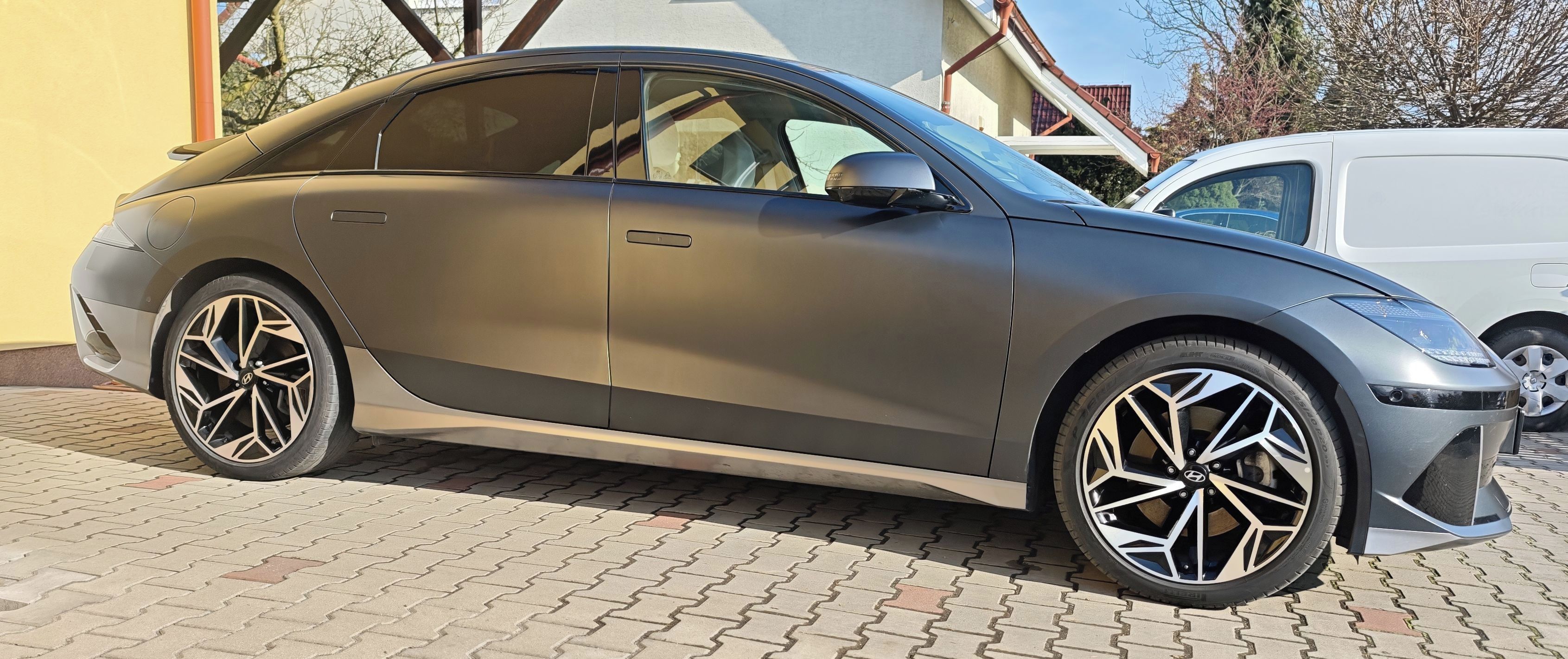 Hyundai Ioniq - fotka 3