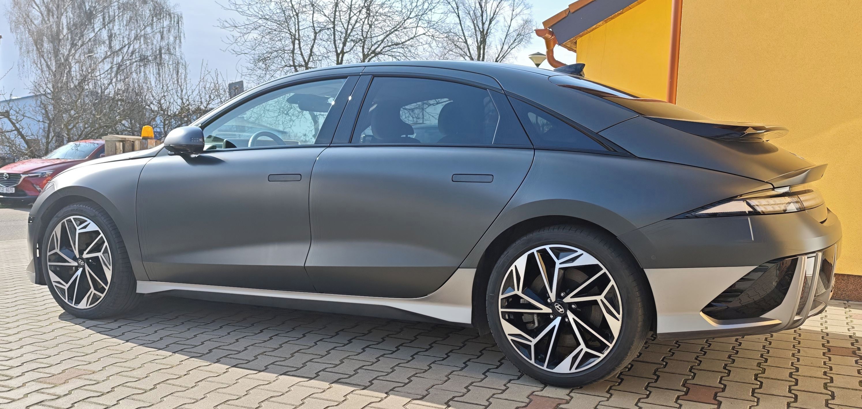 Hyundai Ioniq - fotka 5