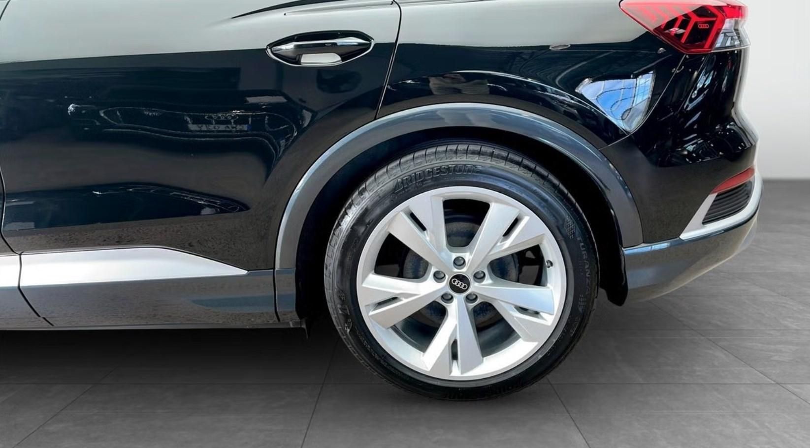 Audi Q4 e-tron, 40 e-tron Auto. Parkování BLIS - fotka 6