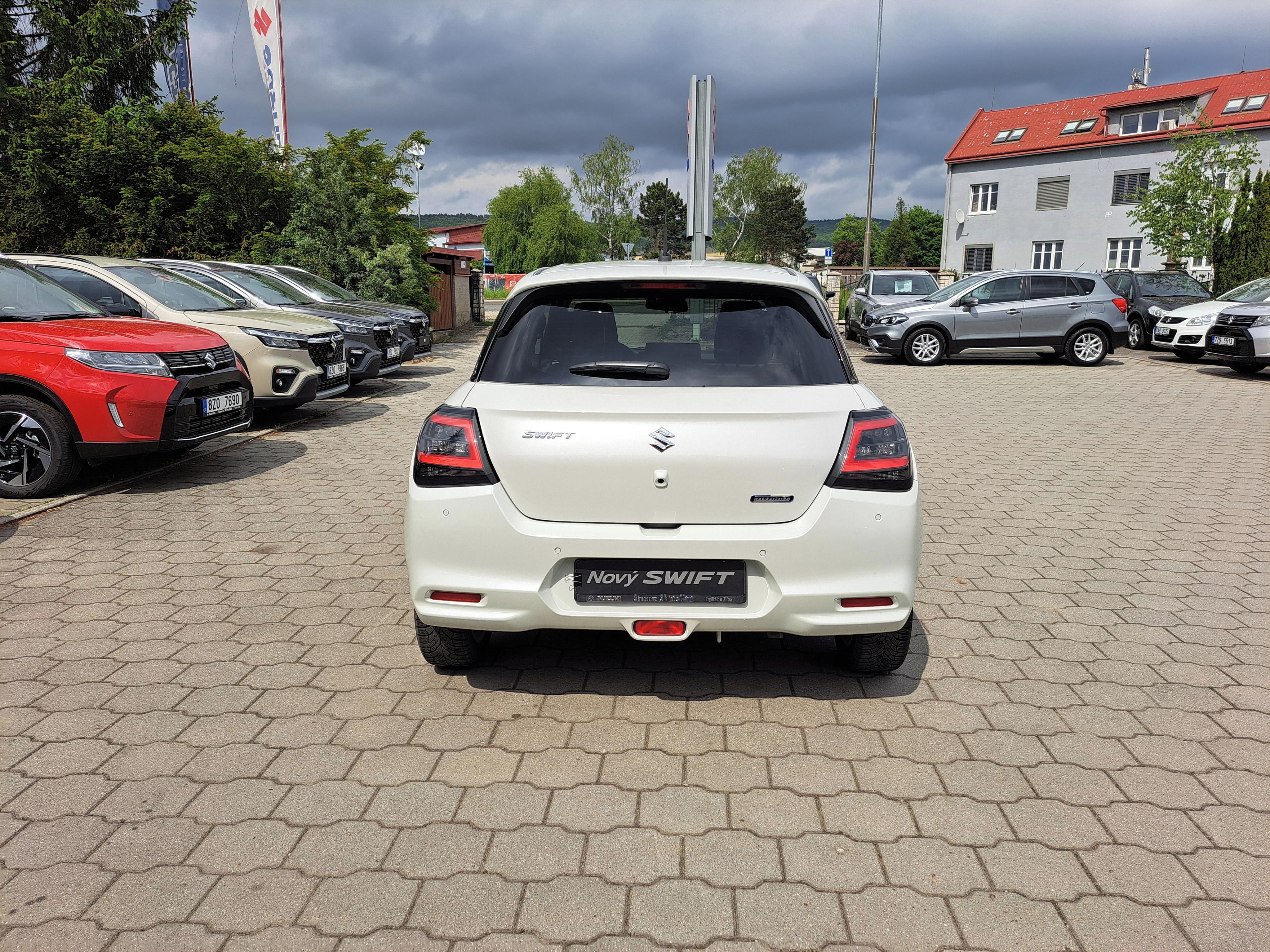Suzuki Swift, 1,2 Hybrid Elegance 4x2 - fotka 5