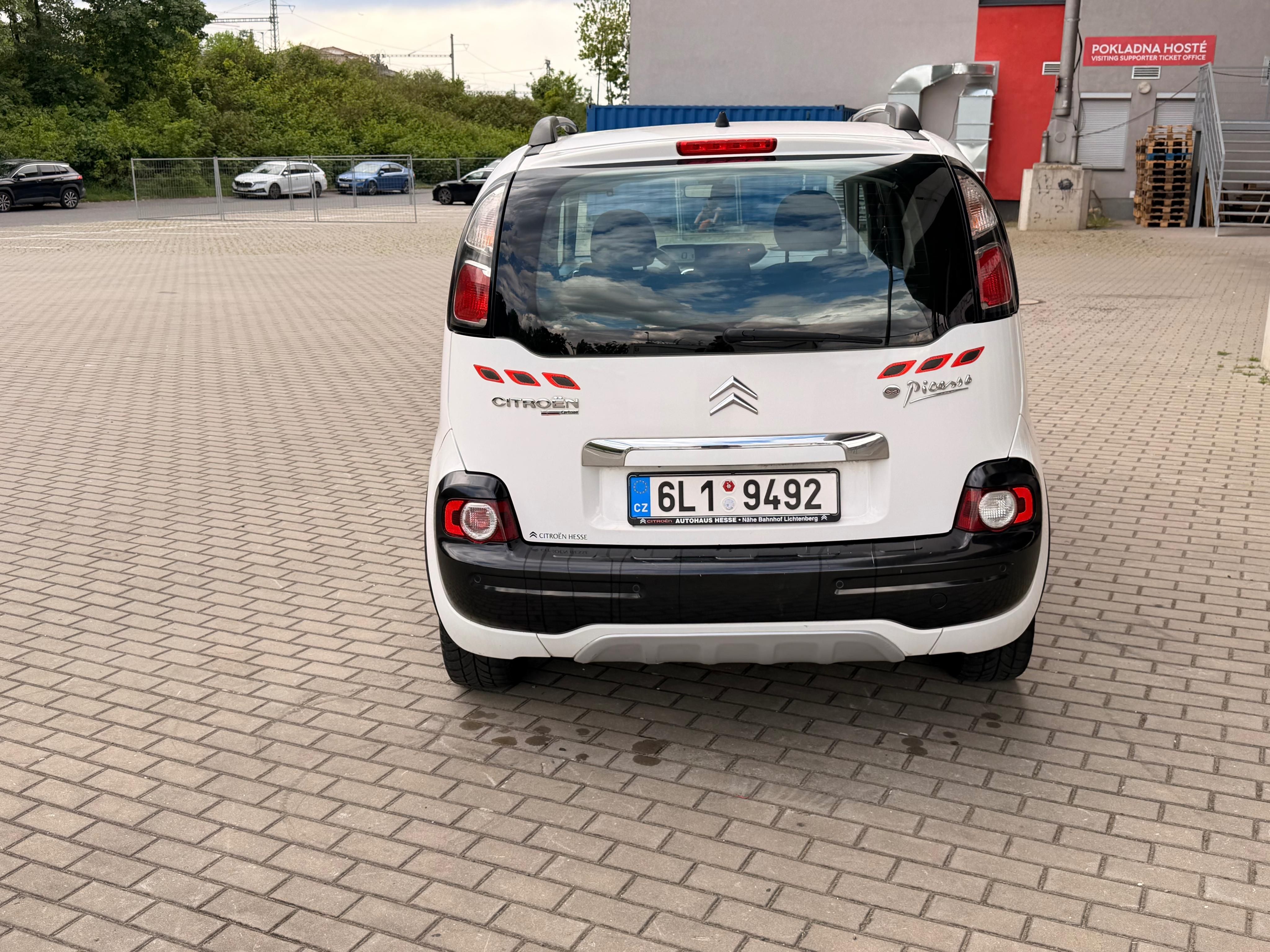 Citroën C3 Picasso, 1.6 HDi,82 kW, Poškozený Bok - fotka 4