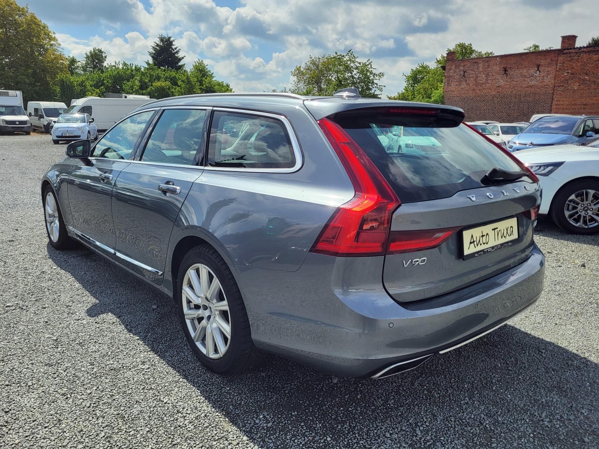 Volvo V90, D4 Drive-E INSCTRIPTION autom. - fotka 3