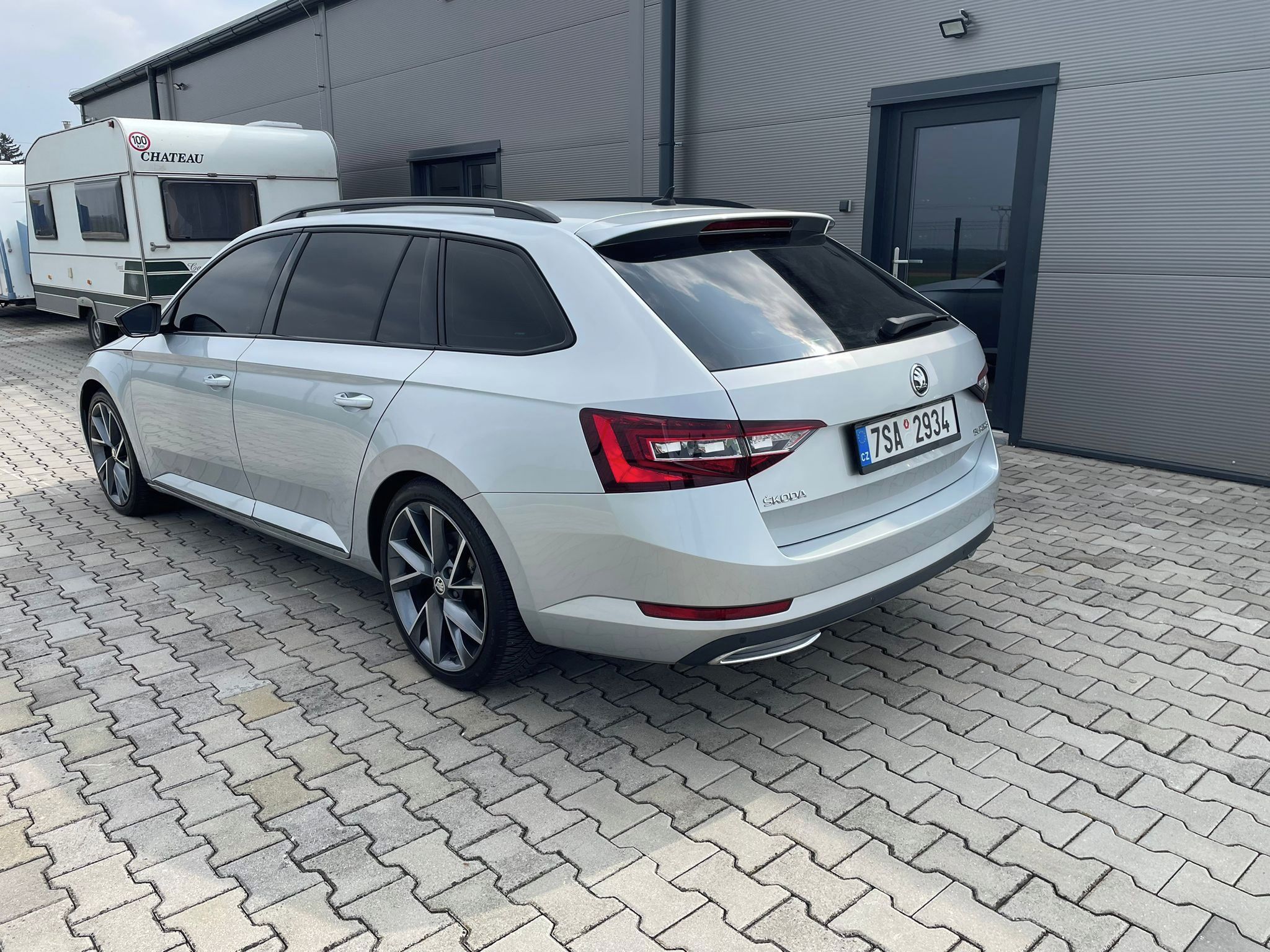 Škoda Superb, Sportline 2.0Tdi DSG WEBASTO - fotka 4