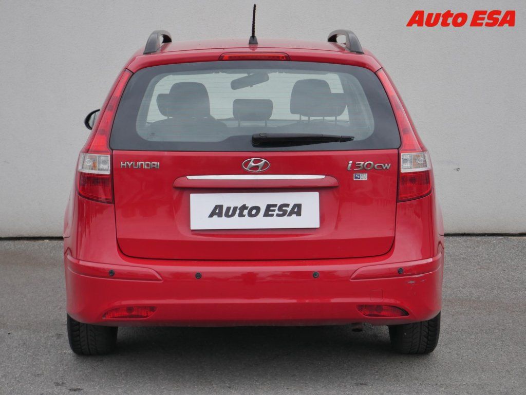 Hyundai i30, 1.4 i,2.maj,ČR - fotka 5