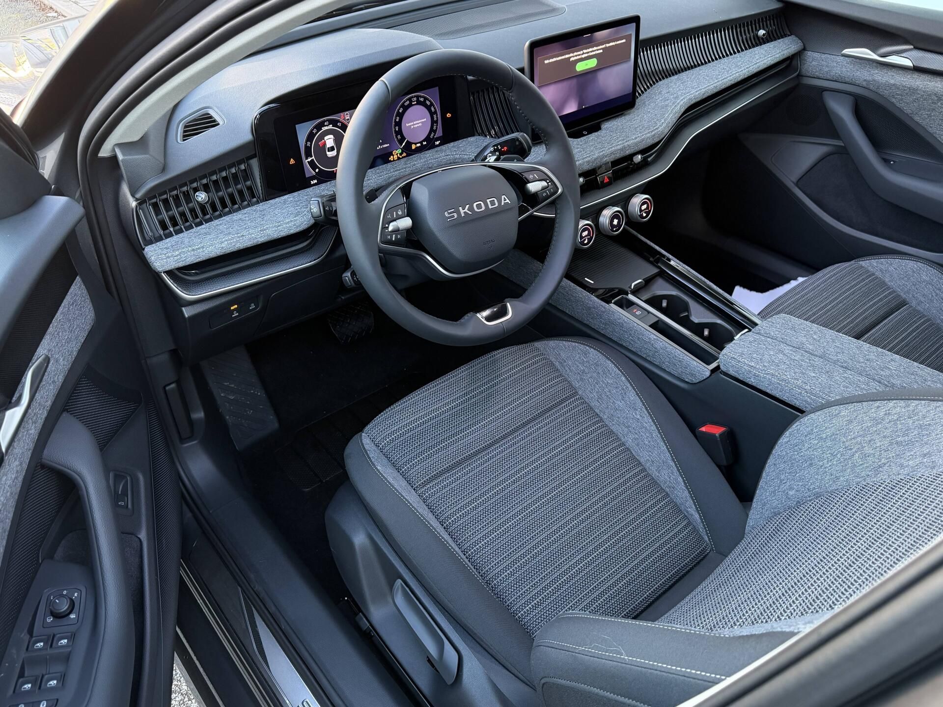 Škoda Superb, Selection 7DSG 2,0TDI - fotka 2