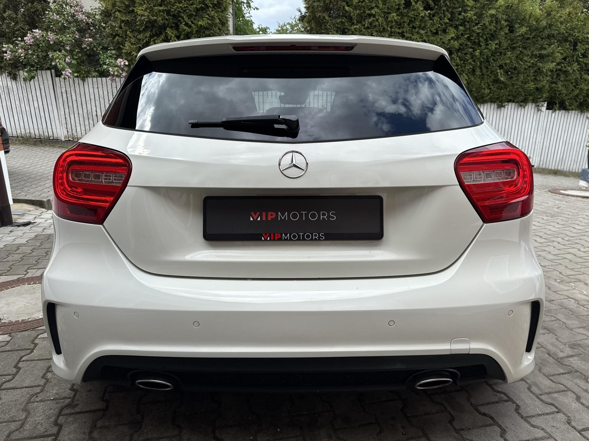 Mercedes-Benz Třídy A, A220d-125KW-4M-AMG-ČR-H&K - fotka 4
