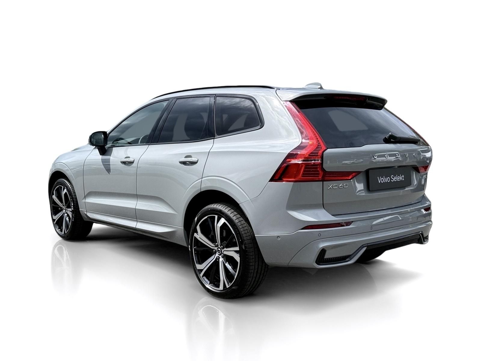 Volvo XC60, B5 AWD ULTRA // VZDUCH // B&W - fotka 4