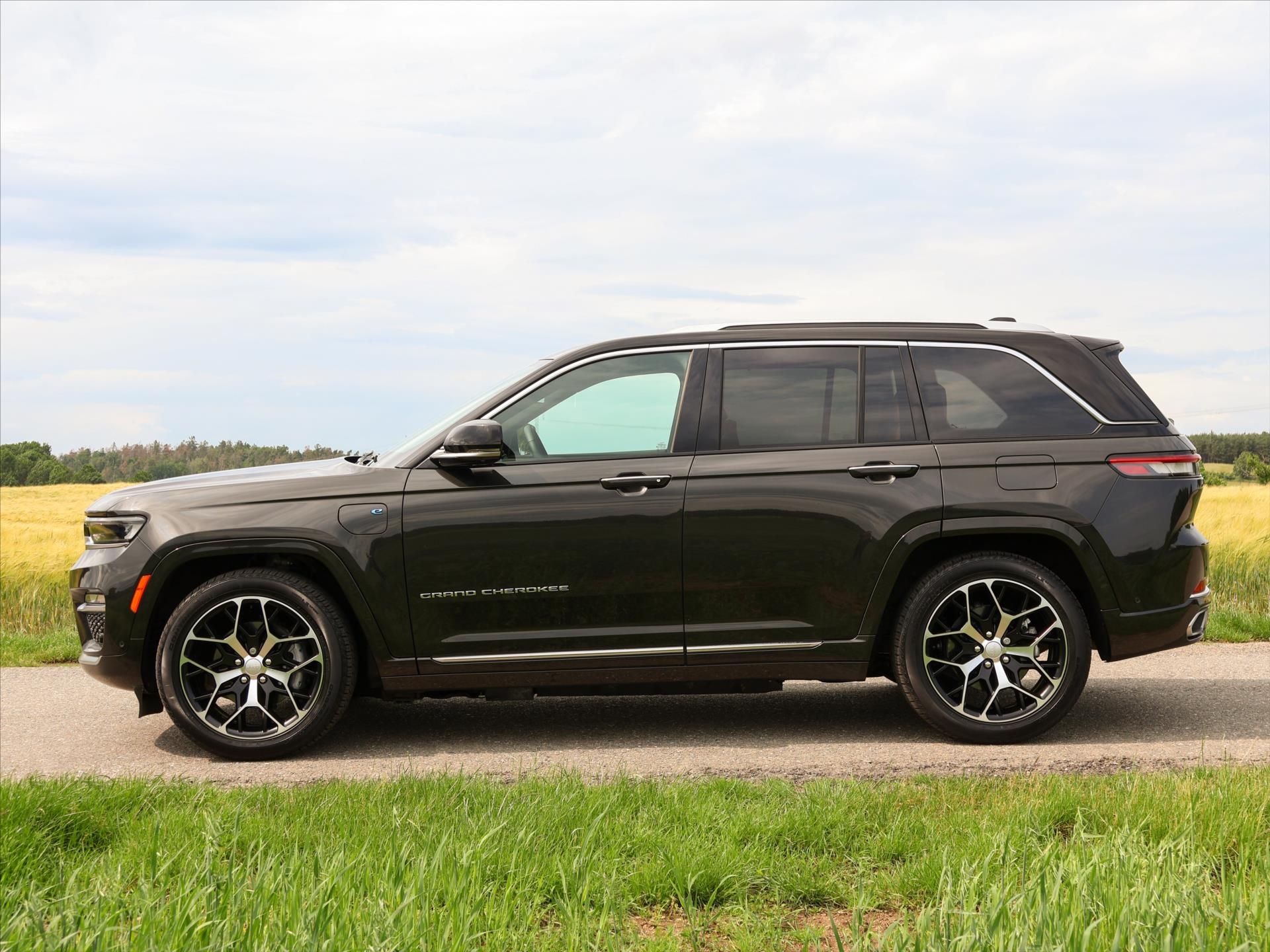 Jeep Grand Cherokee, 2,0 4xe Summit Plug-In CZ DPH - fotka 4