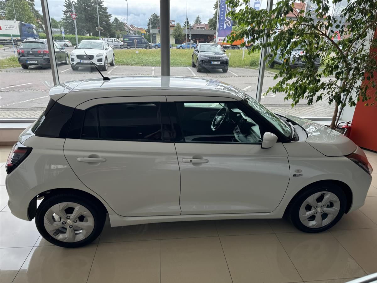 Suzuki Swift, 1,2 Premium Hybrid - fotka 2