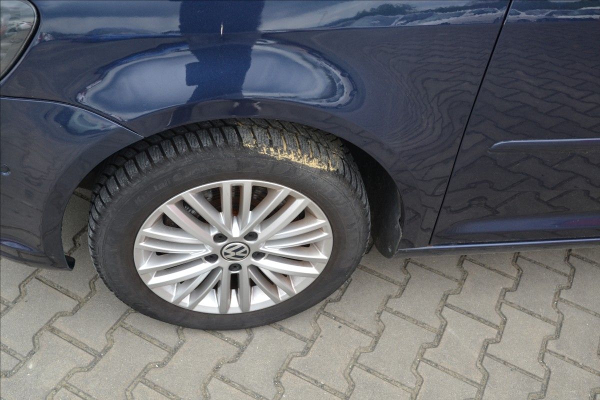 Volkswagen Touran, 2,0 TDI DSG WEBASTO TZ LED DIG - fotka 5