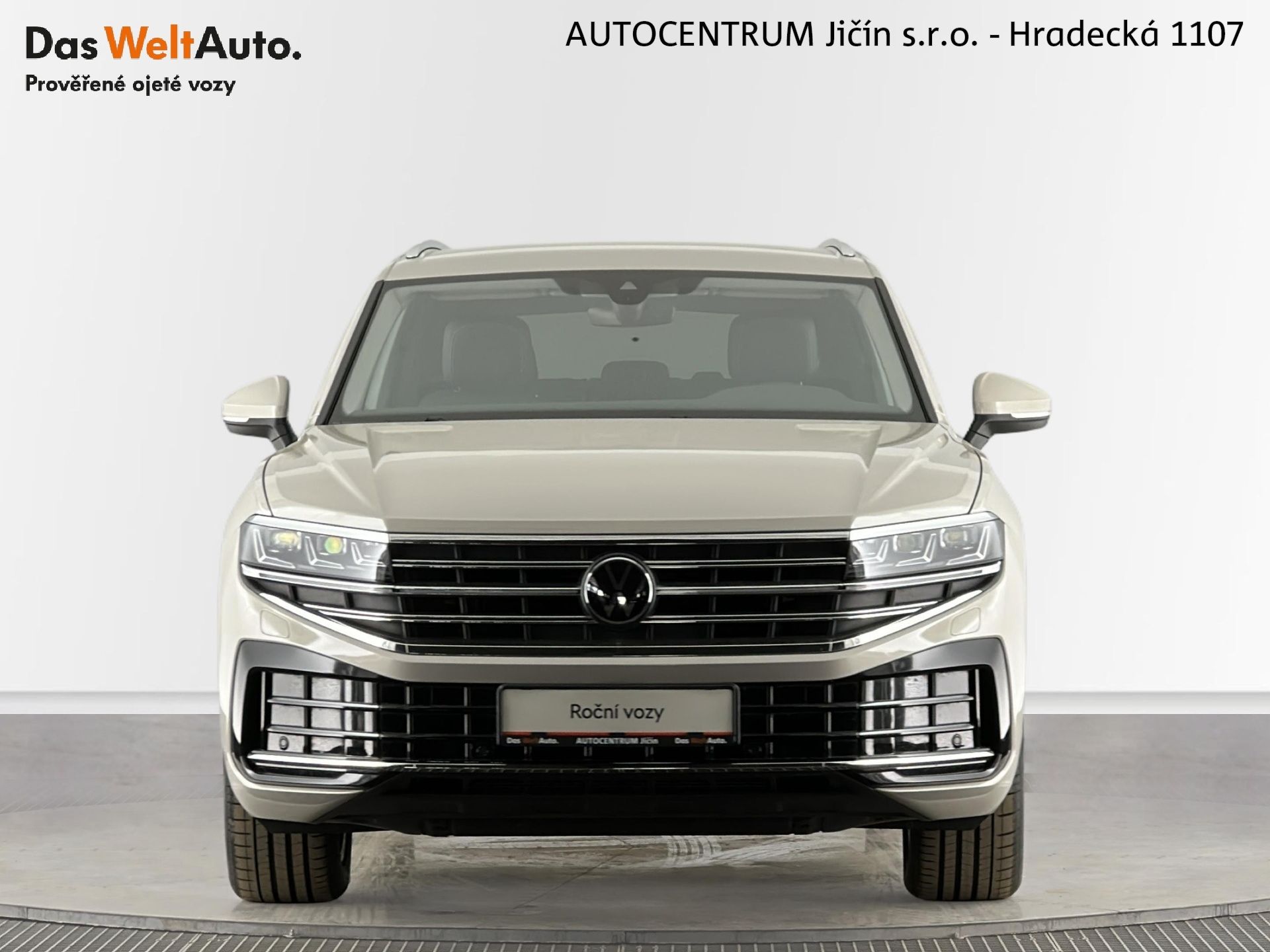 Volkswagen Touareg, Elegance 3.0 TDI 210kW 4Motion - fotka 4