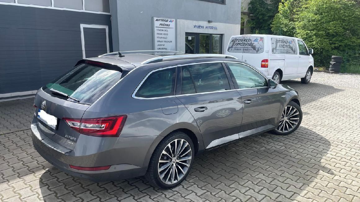 Škoda Superb, 2.0 TDI 140 KW 4X4 DSG L&K - fotka 5