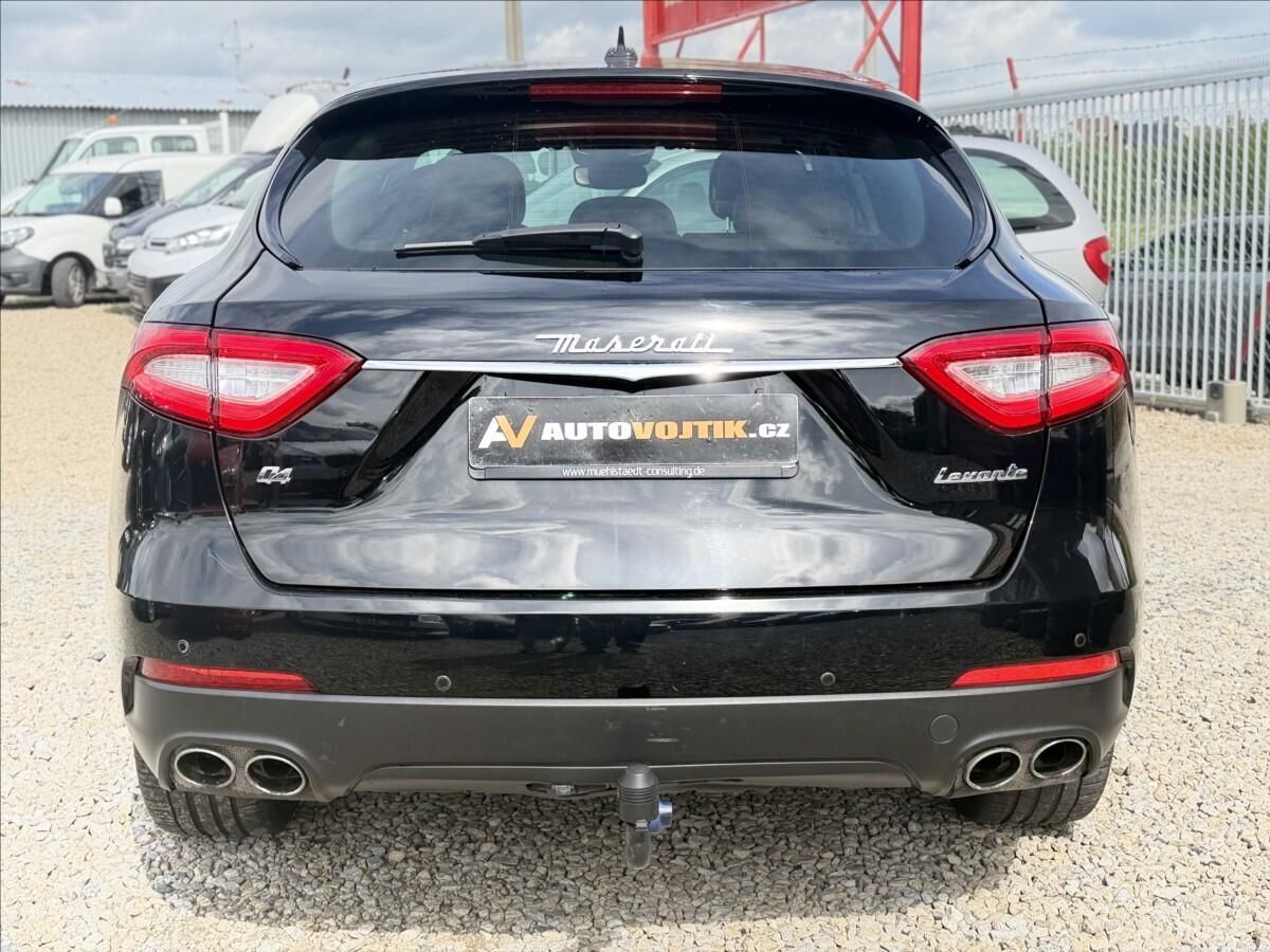 Maserati Levante, 3,0 Q4 A/T 202kW - fotka 6
