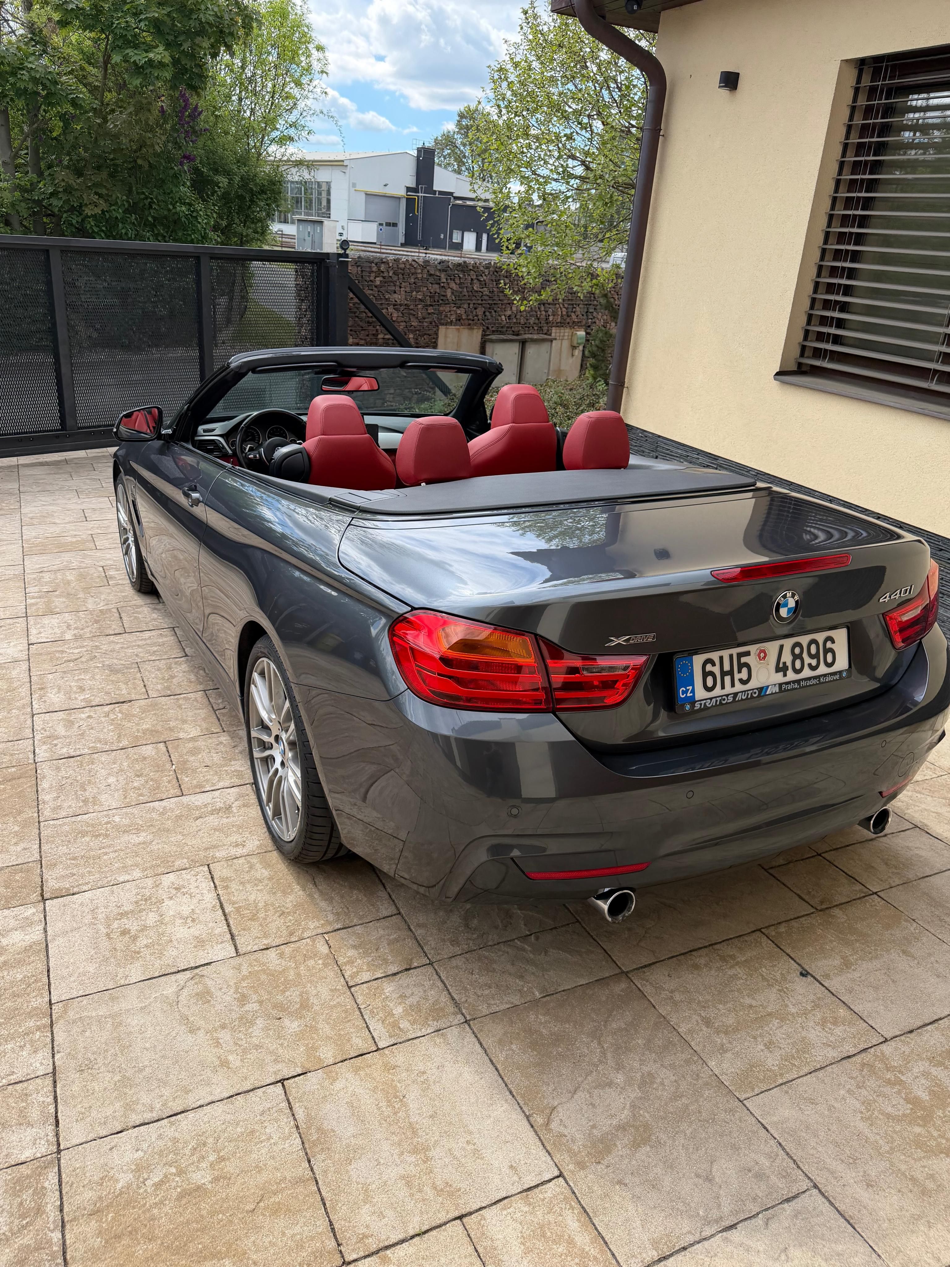 BMW Řada 4, BMW 440i xDrive Cabrio M-Paket - fotka 2