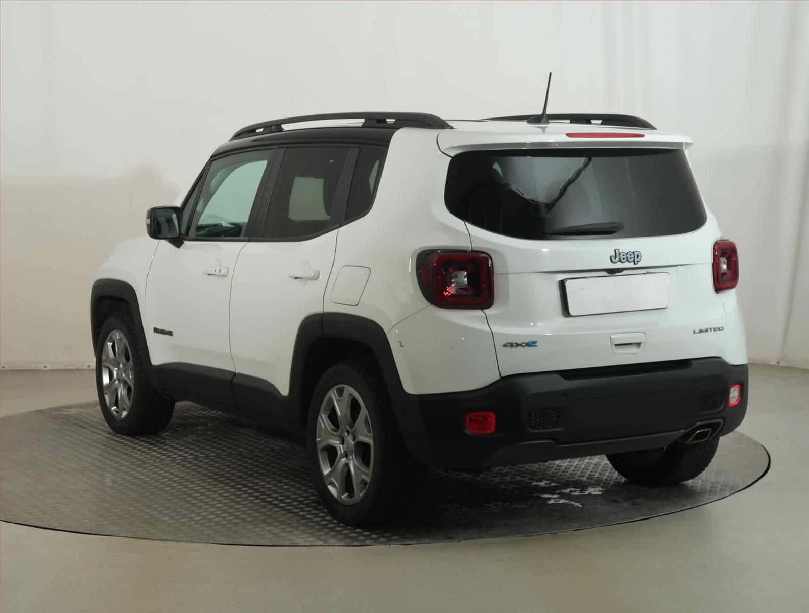 Jeep Renegade, 4xe, 4X4, Automat, Serv.kniha - fotka 4