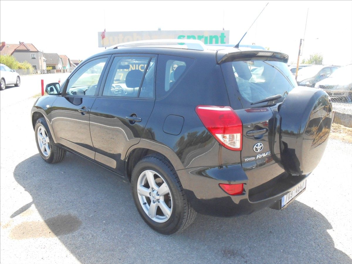 Toyota Rav4, 2,0 VVTi 112kW CZ Serviska 4x4 - fotka 4