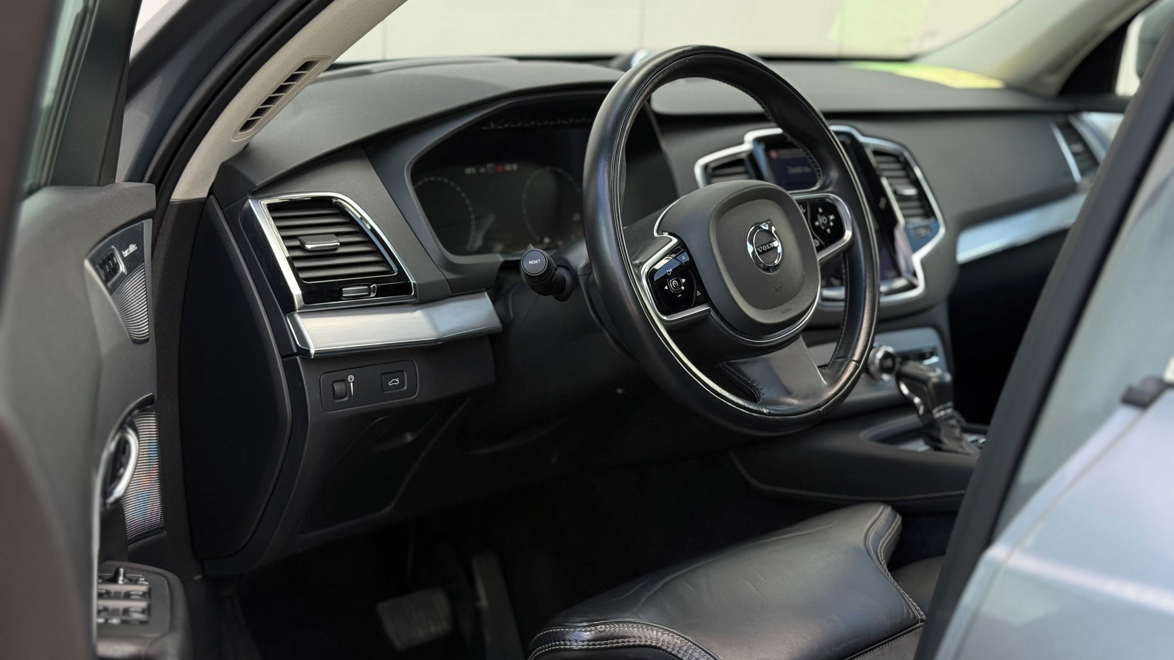 Volvo XC90, D5 AWD 7 míst/DPH/360° - fotka 6